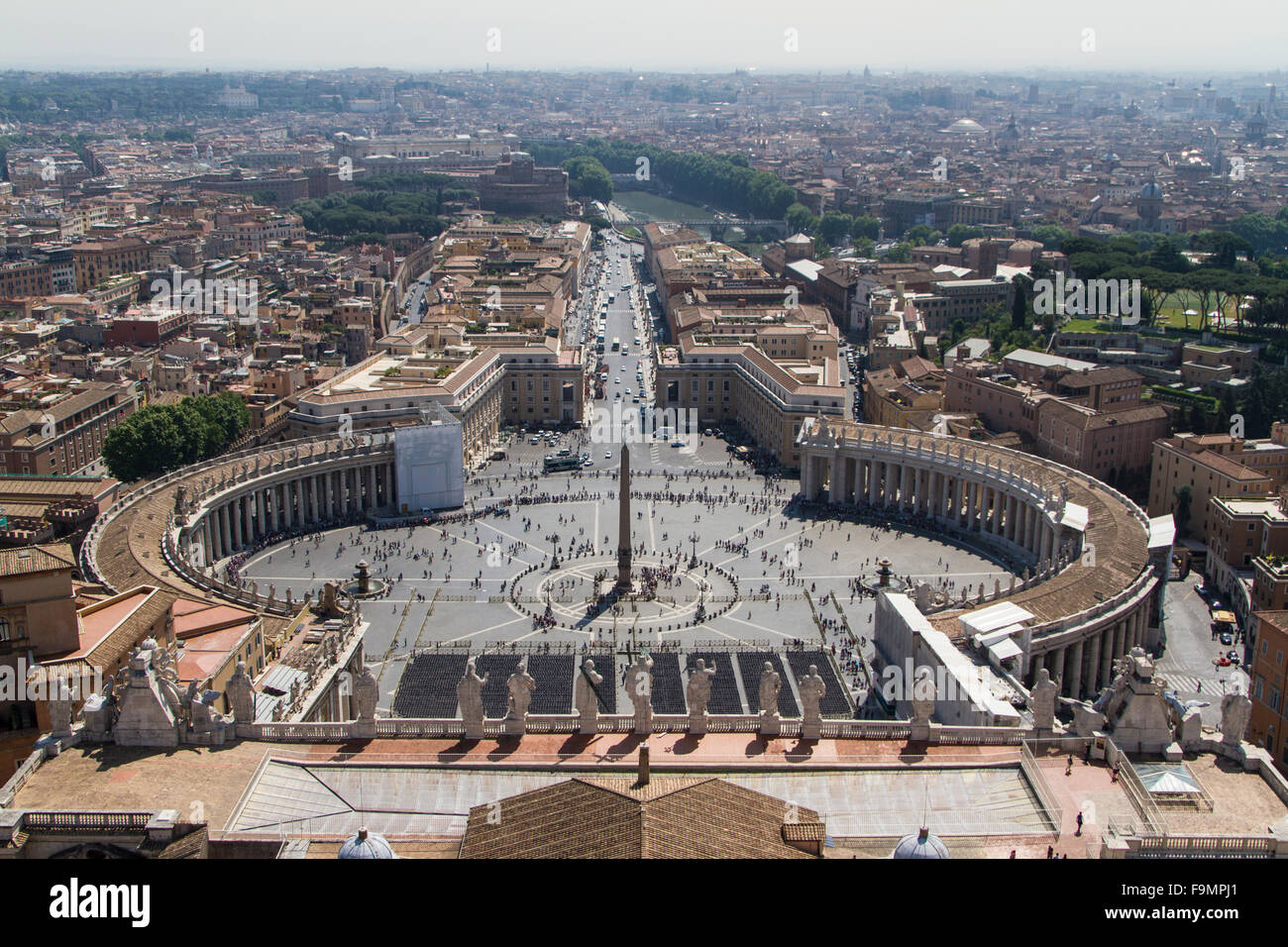 St. Peter's Square from Rome in Vatican State Stock Photo - Alamy