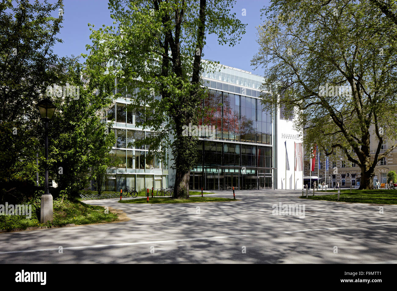 Exterior view of the glass-fronted Congress Centre in Salzburg, Austria Stock Photo