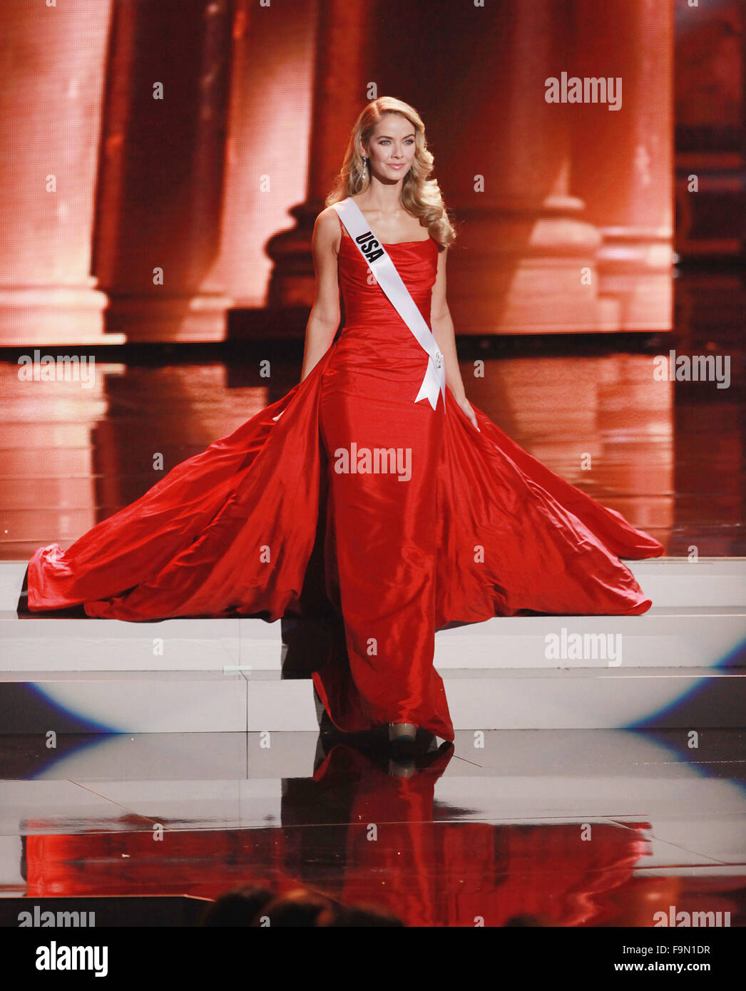 olivia jordan red dress Miss USA