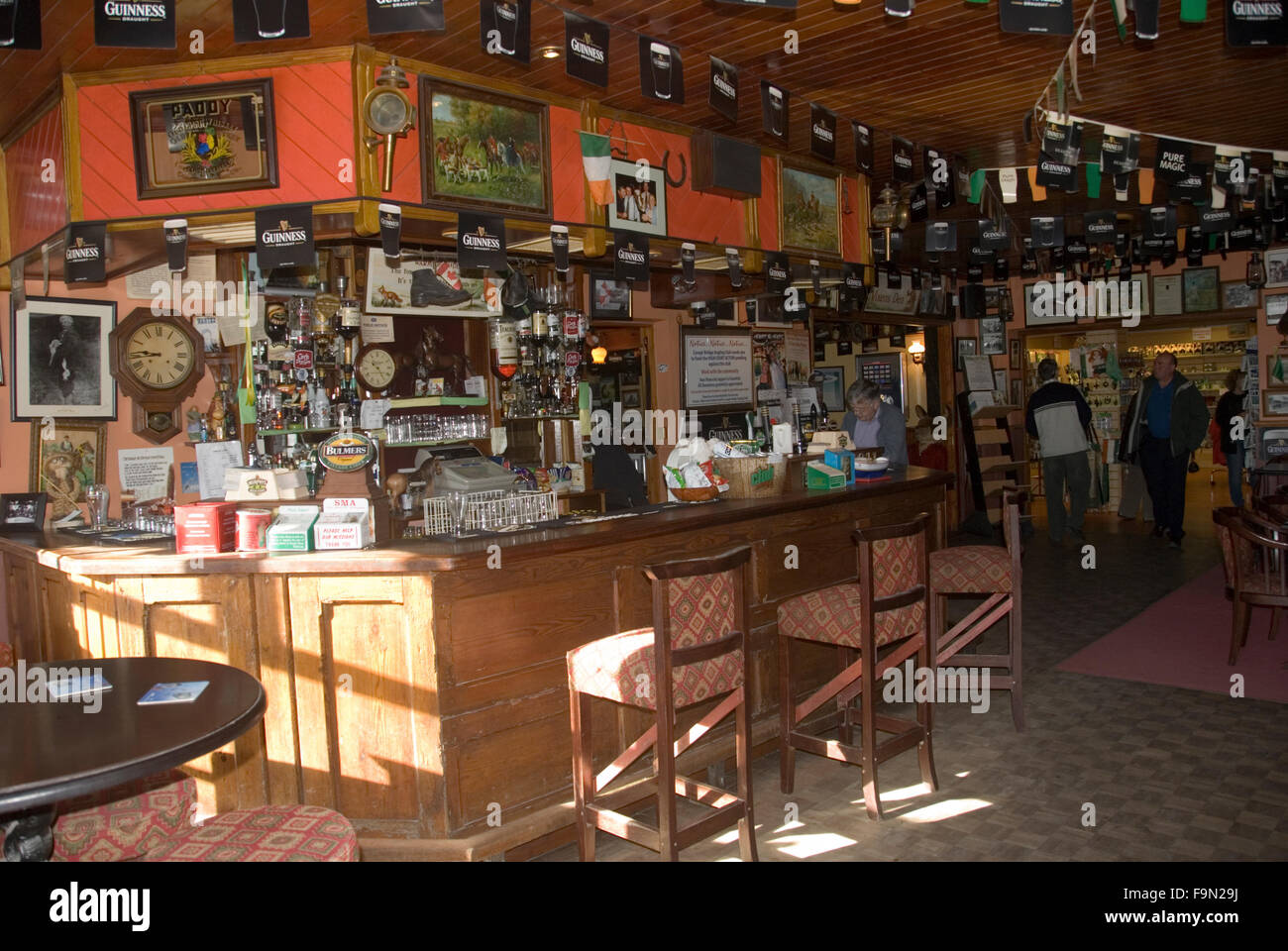 EIRE; CO. KERRY; NR. CAHERSIVEEN INTERIOR "RED FOX" INN (EIR 86 Stock