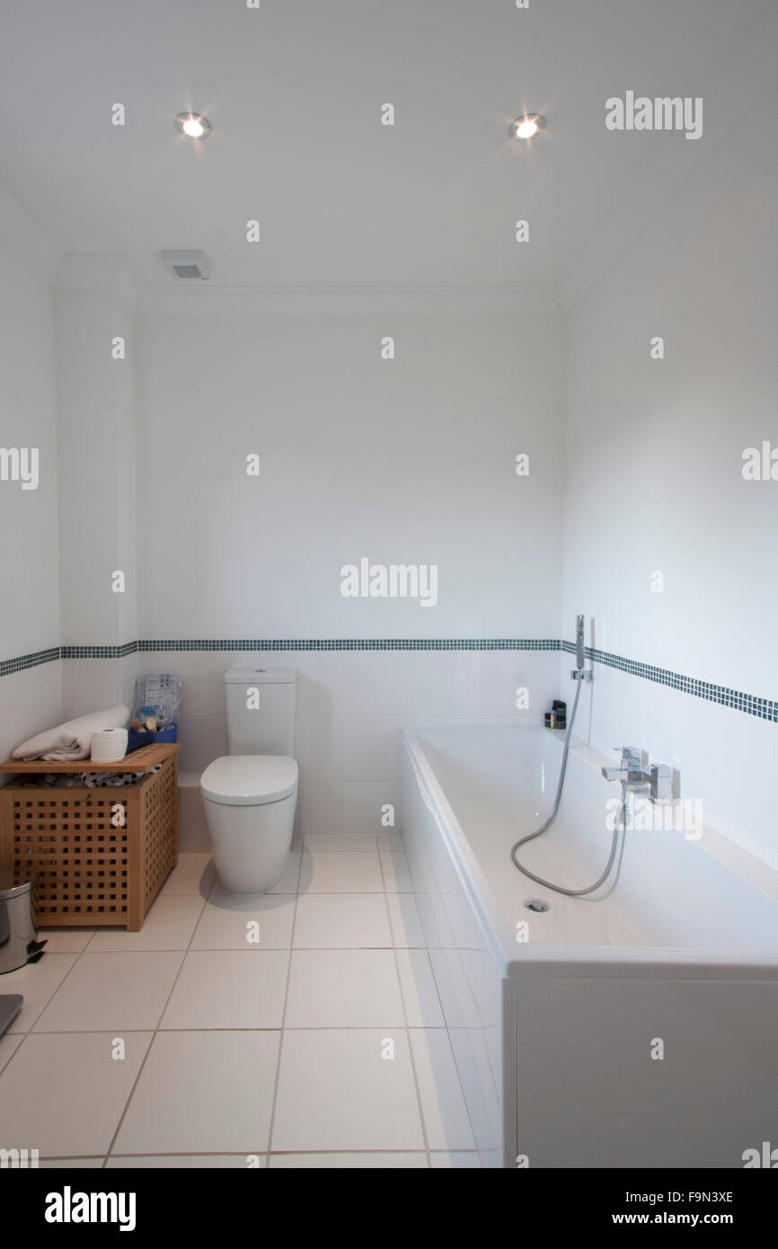 Contemporary bathroom layout hi-res stock photography and images - Alamy