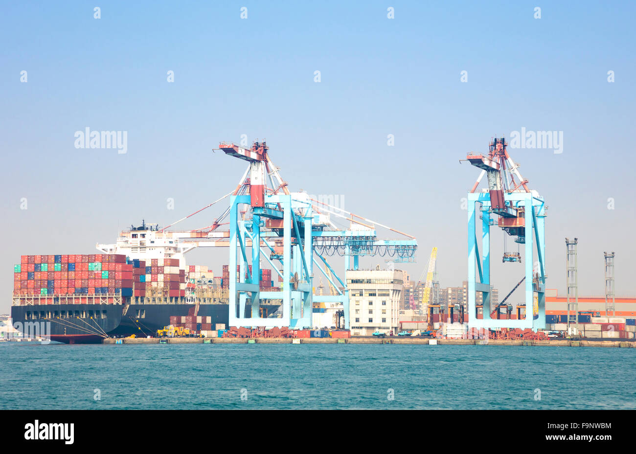 Large container vessel unloaded in Port of kaohsiung Stock Photo