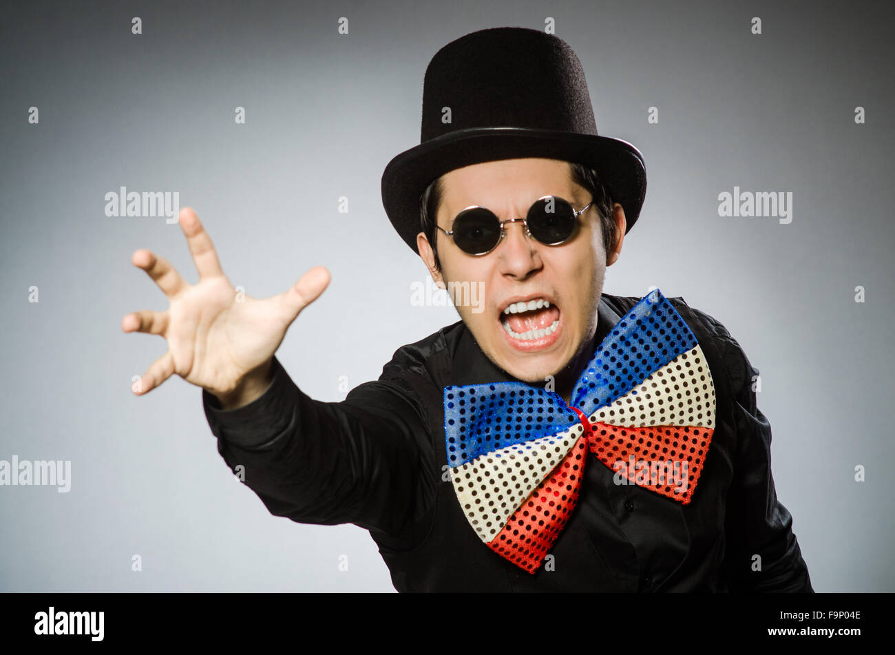 Funny man with sunglasses and vintage hat Stock Photo Alamy