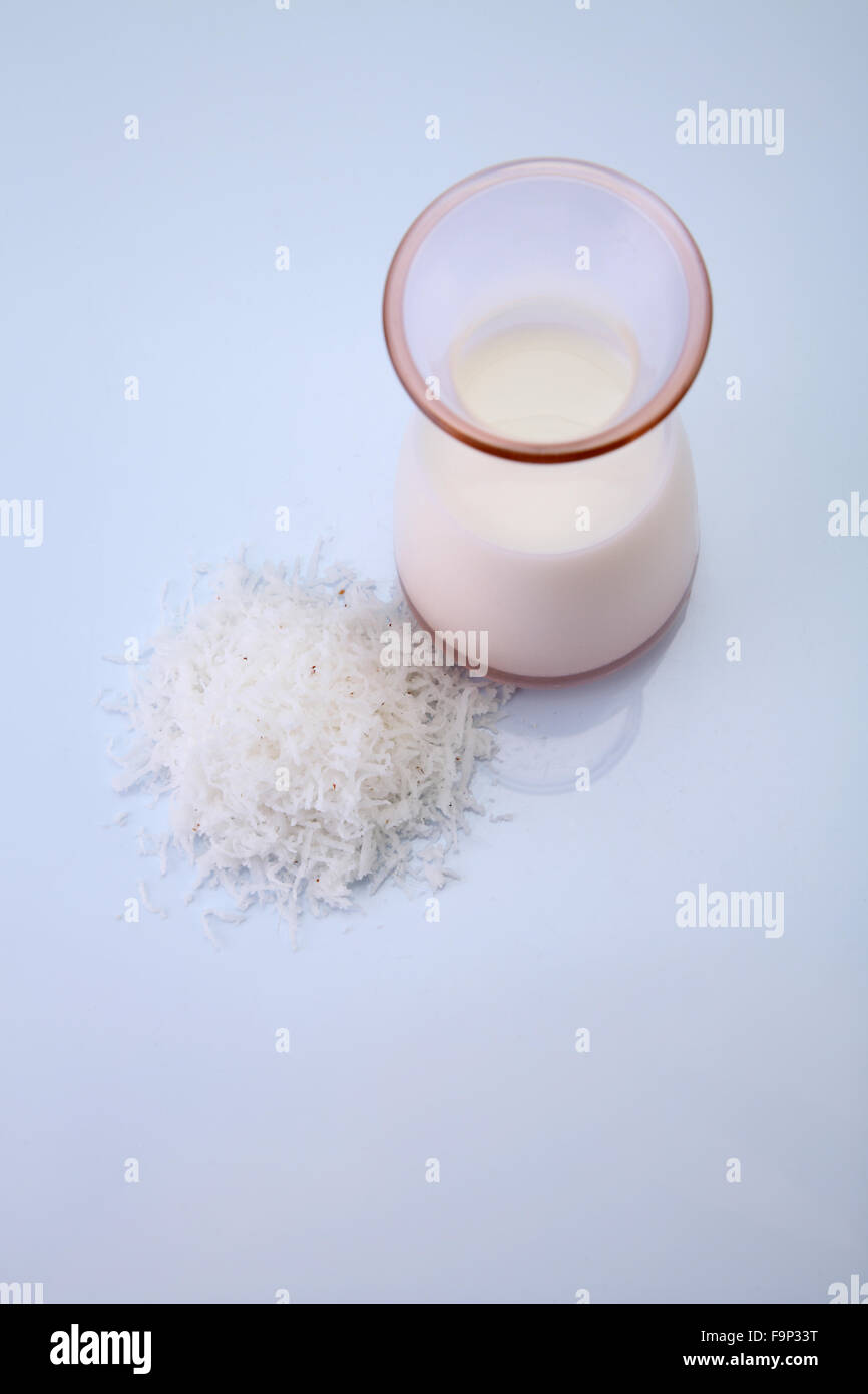 Grating coconut hires stock photography and images Alamy