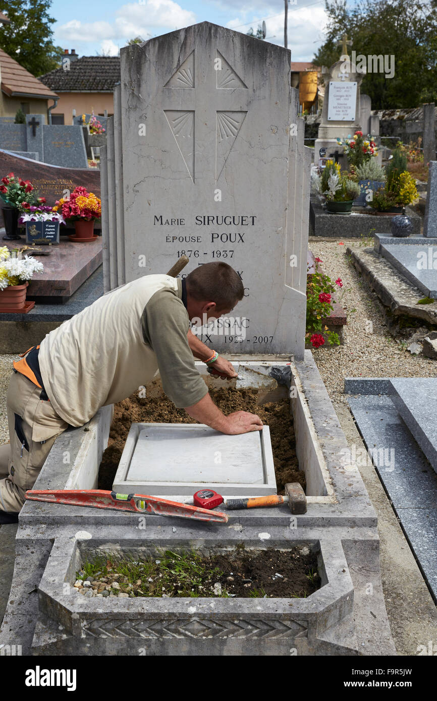 Grave digger hires stock photography and images Alamy