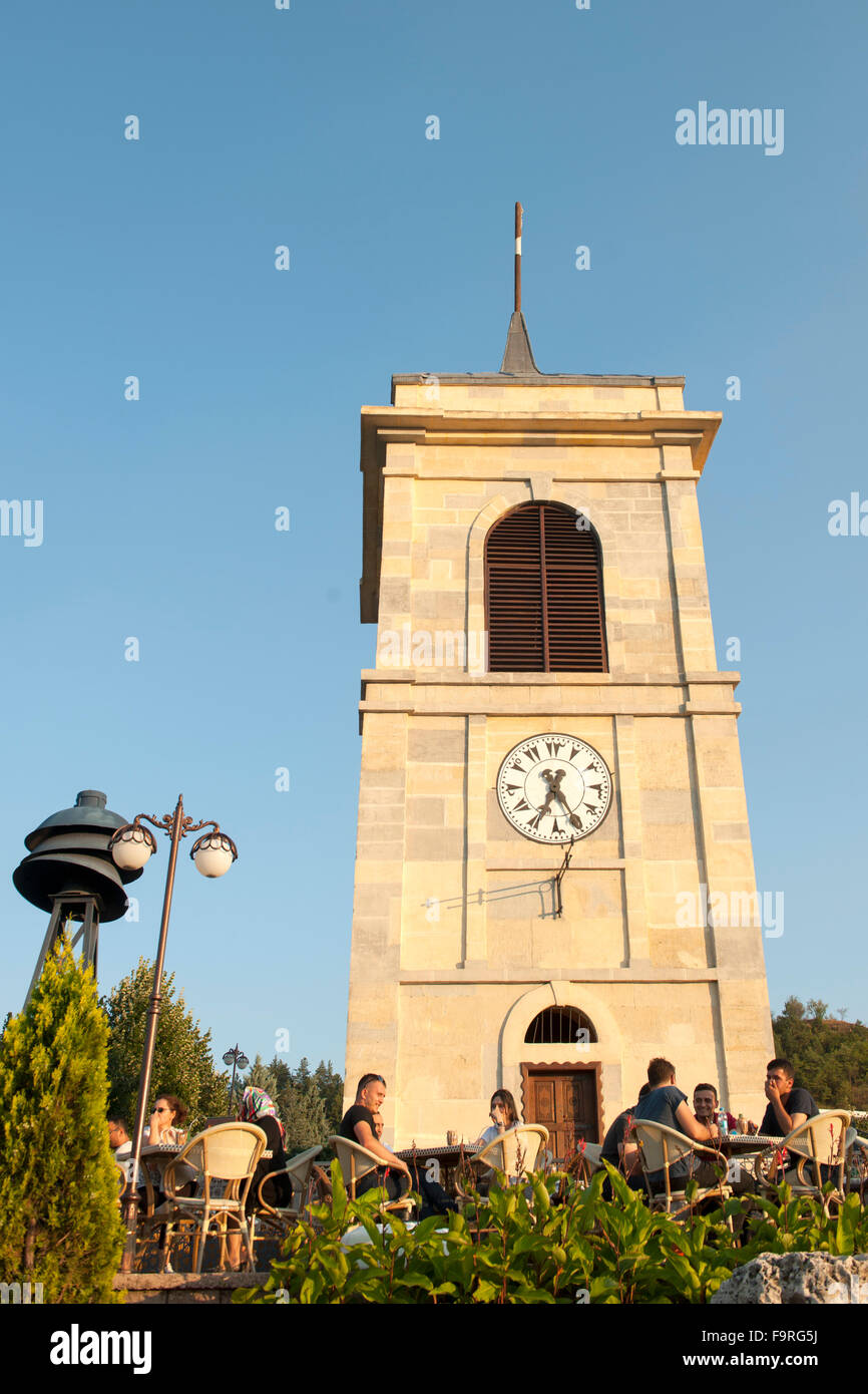 Türkei, westliche Schwarzmeerküste, Kastamonu, Saat Kulesi Cafe am Uhrturm mit Blick über die Stadt. Stock Photo