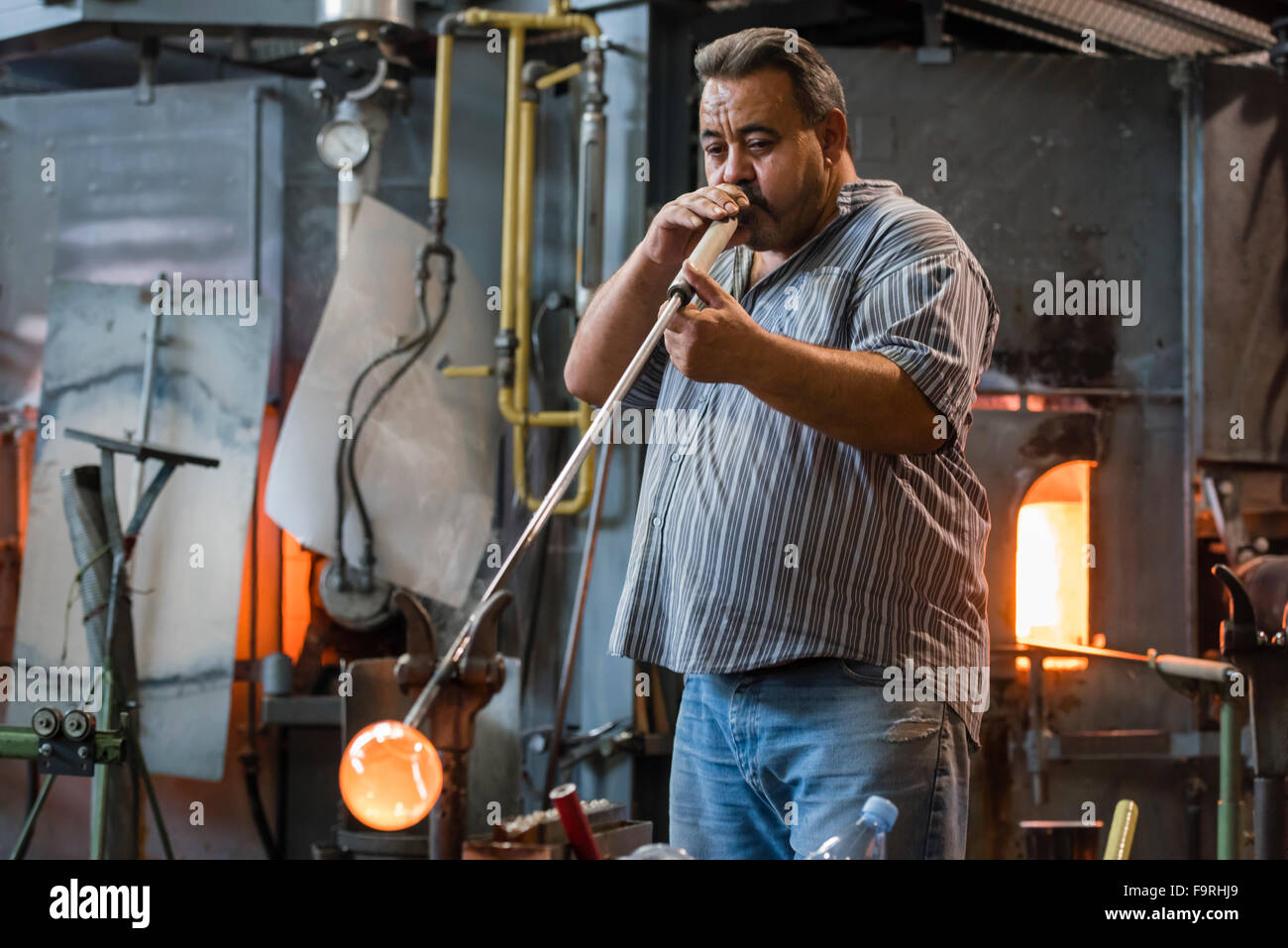 Erfurt Christmas Market with glassblowing demonstration