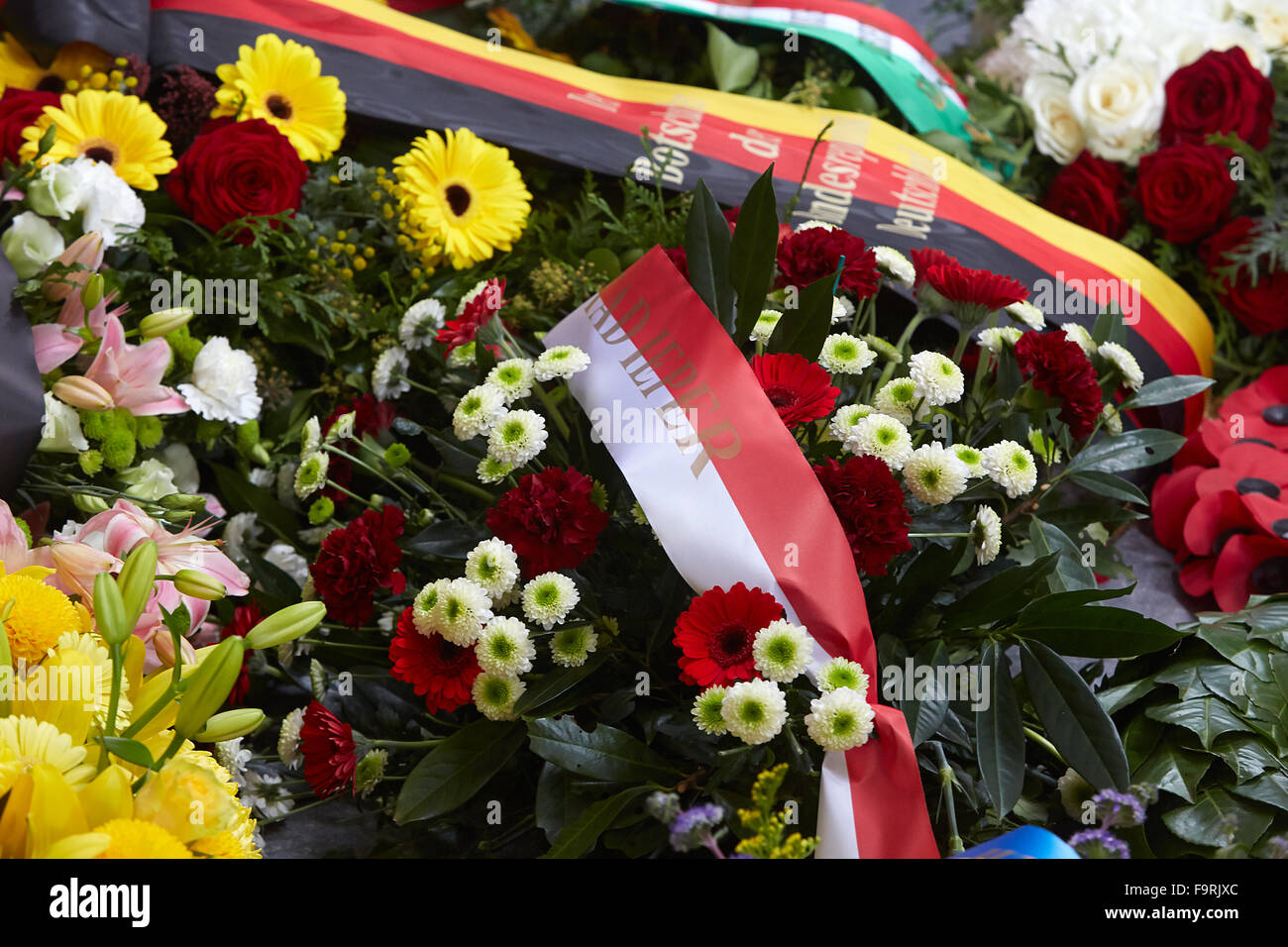 Wreath laying during the Armistice Day Ceremony at Menin Gate, Ypres Stock Photo