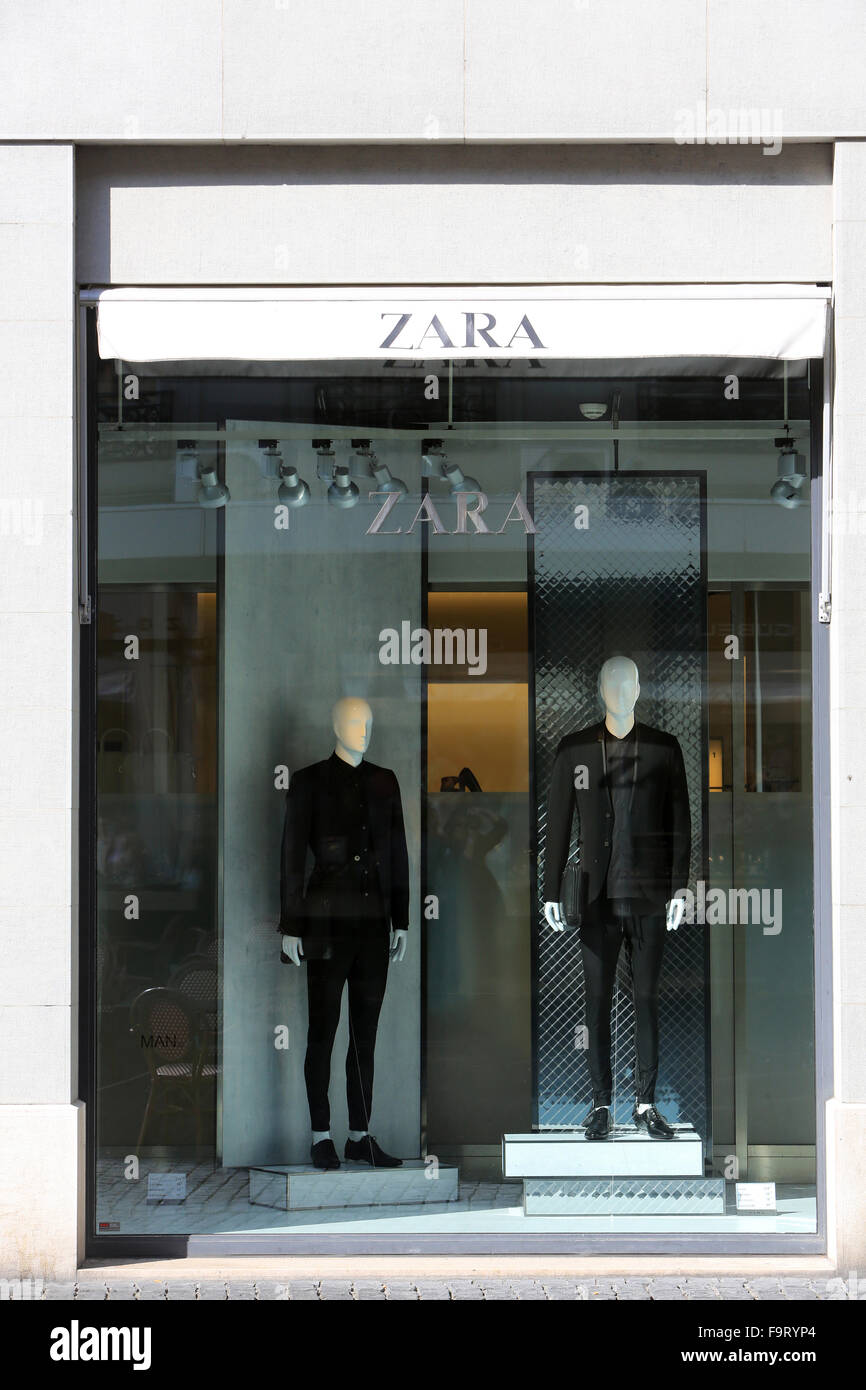 Zara showcase "Zara." Ready-to-wear for men. Geneva Stock Photo - Alamy