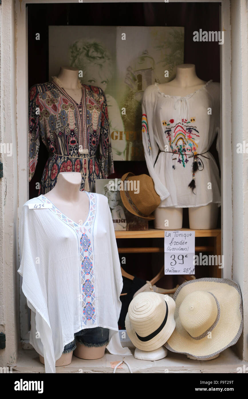 Saint tropez fashion shop french hi-res stock photography  display picture 3