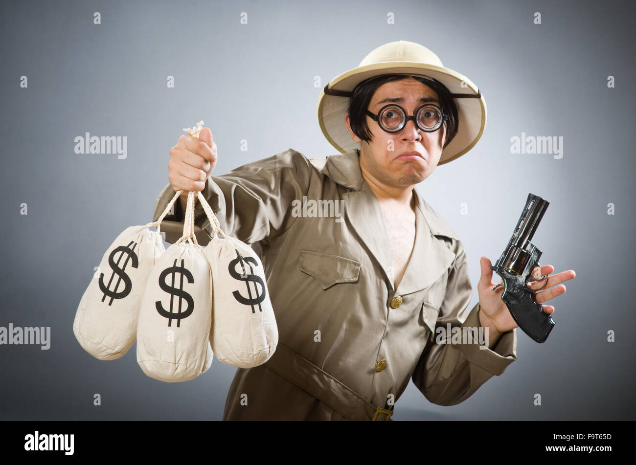 Man wearing pith helmet hi-res stock photography and images - Alamy