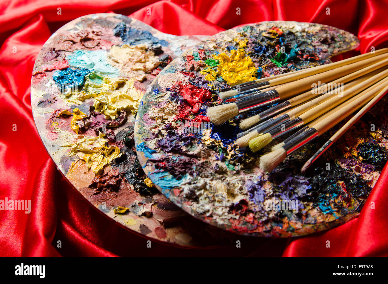 Picture of colored brushes hi-res stock photography and images - Alamy