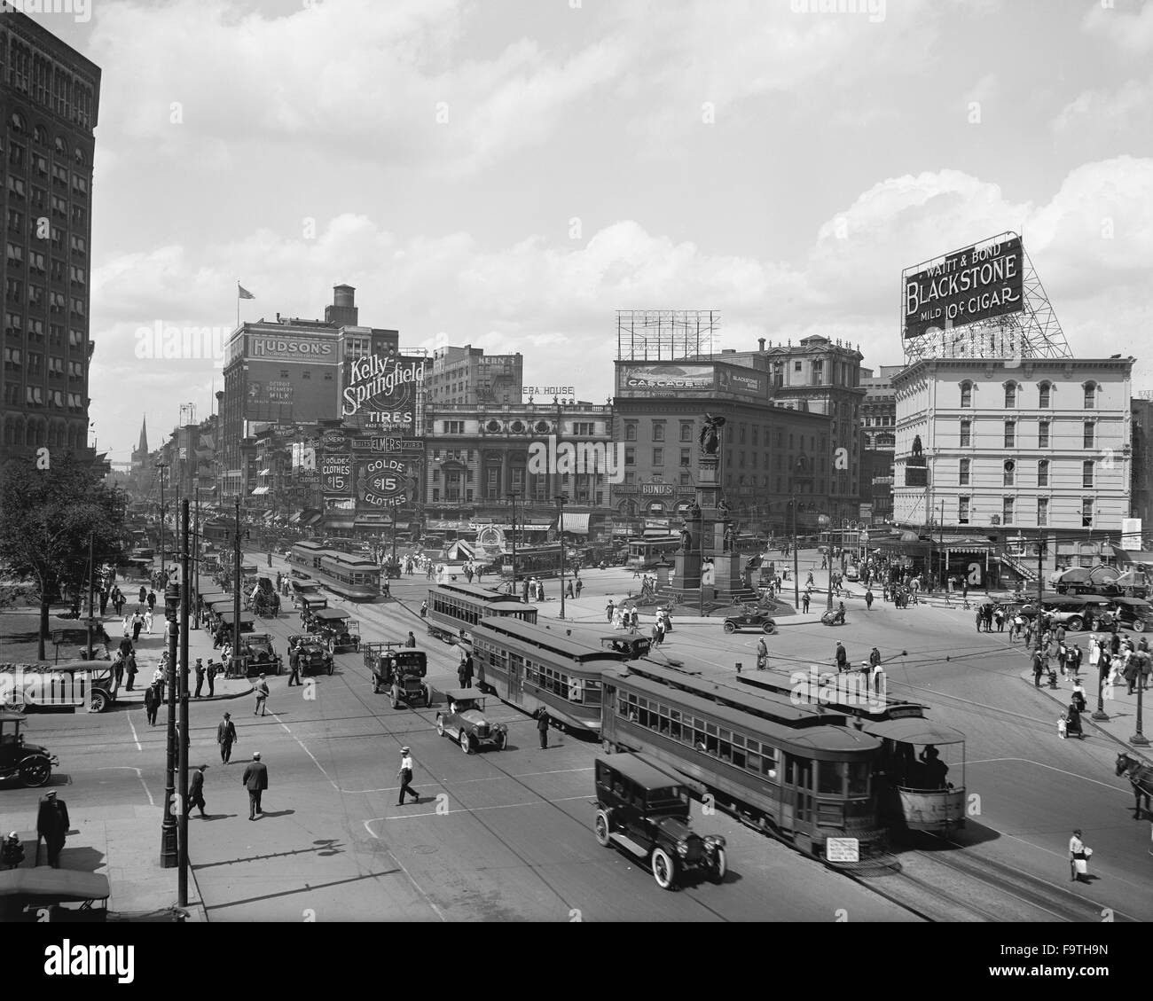 Street Scene, Woodward Avenue, Detroit, Michigan, USA, circa 1915 Stock Photo