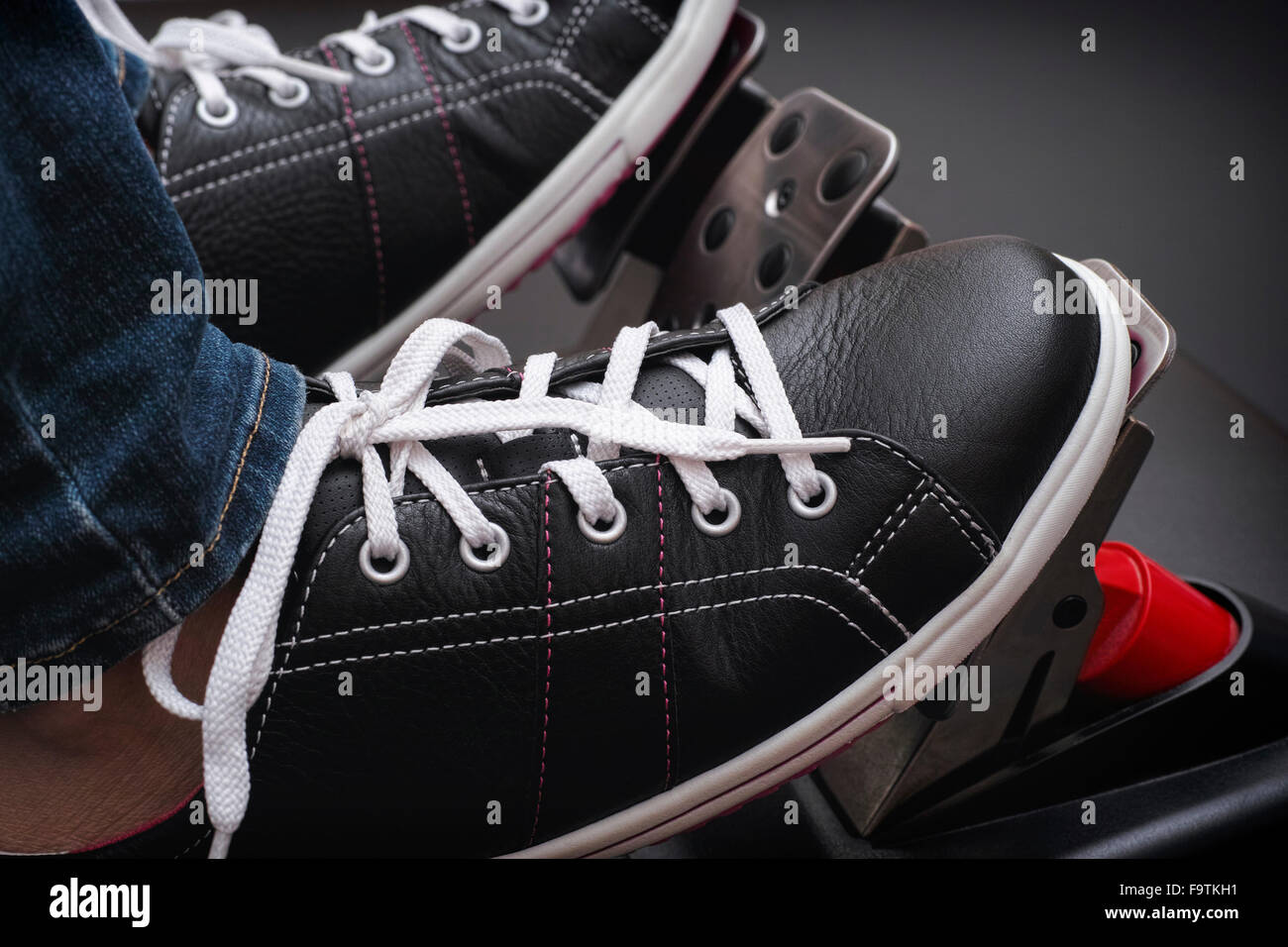 Gas pedal hires stock photography and images Alamy