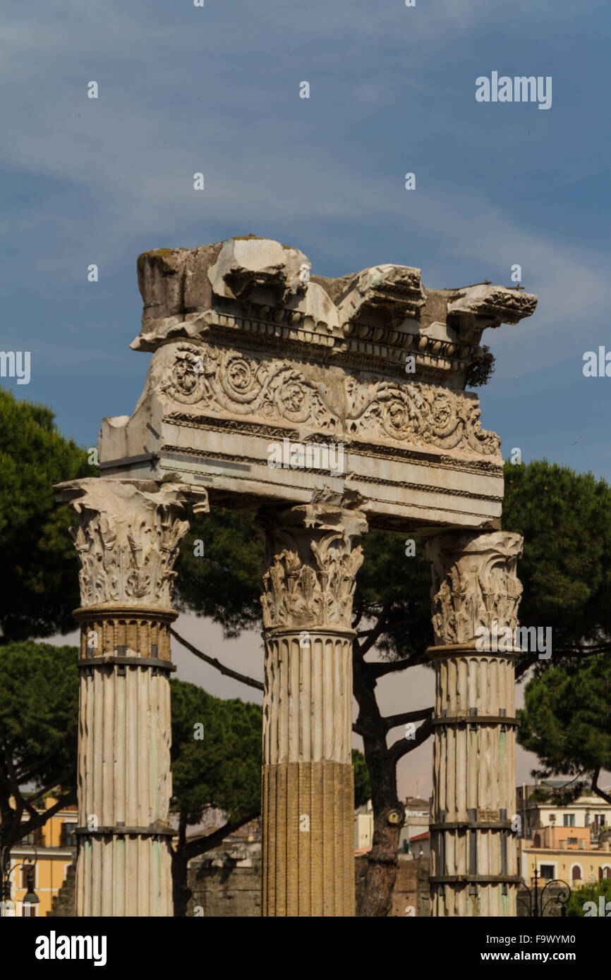 Building ruins and ancient columns in Rome, Italy Stock Photo - Alamy