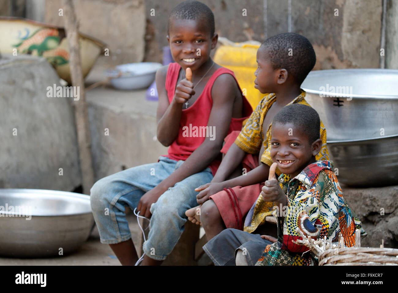 Children in africa smiling hi-res stock photography and images - Alamy