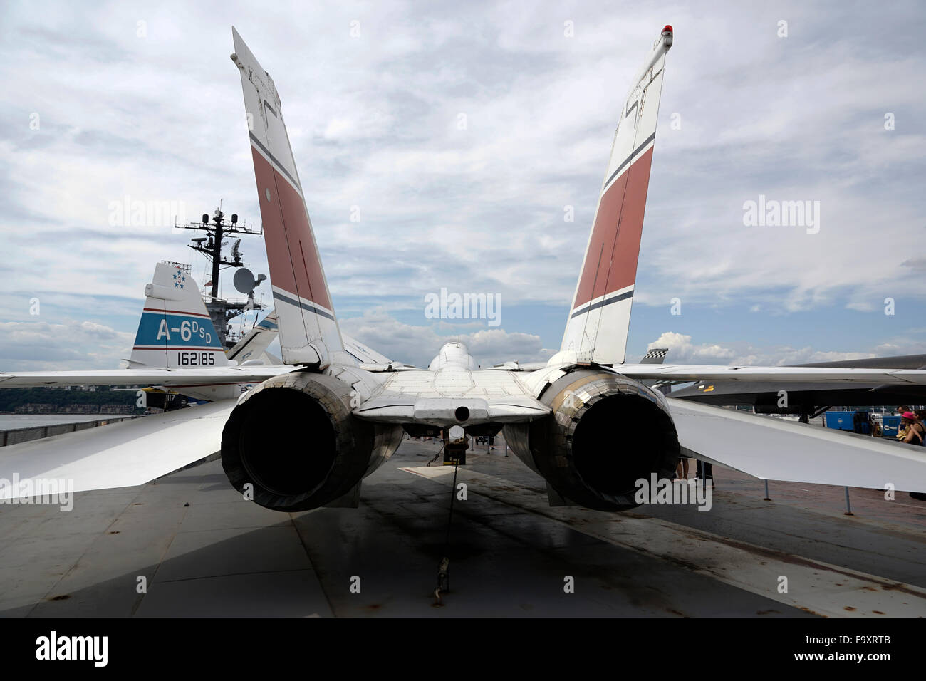 A Grumman F-14 Super Tomcat display at the Intrepid aircraft carrier ...