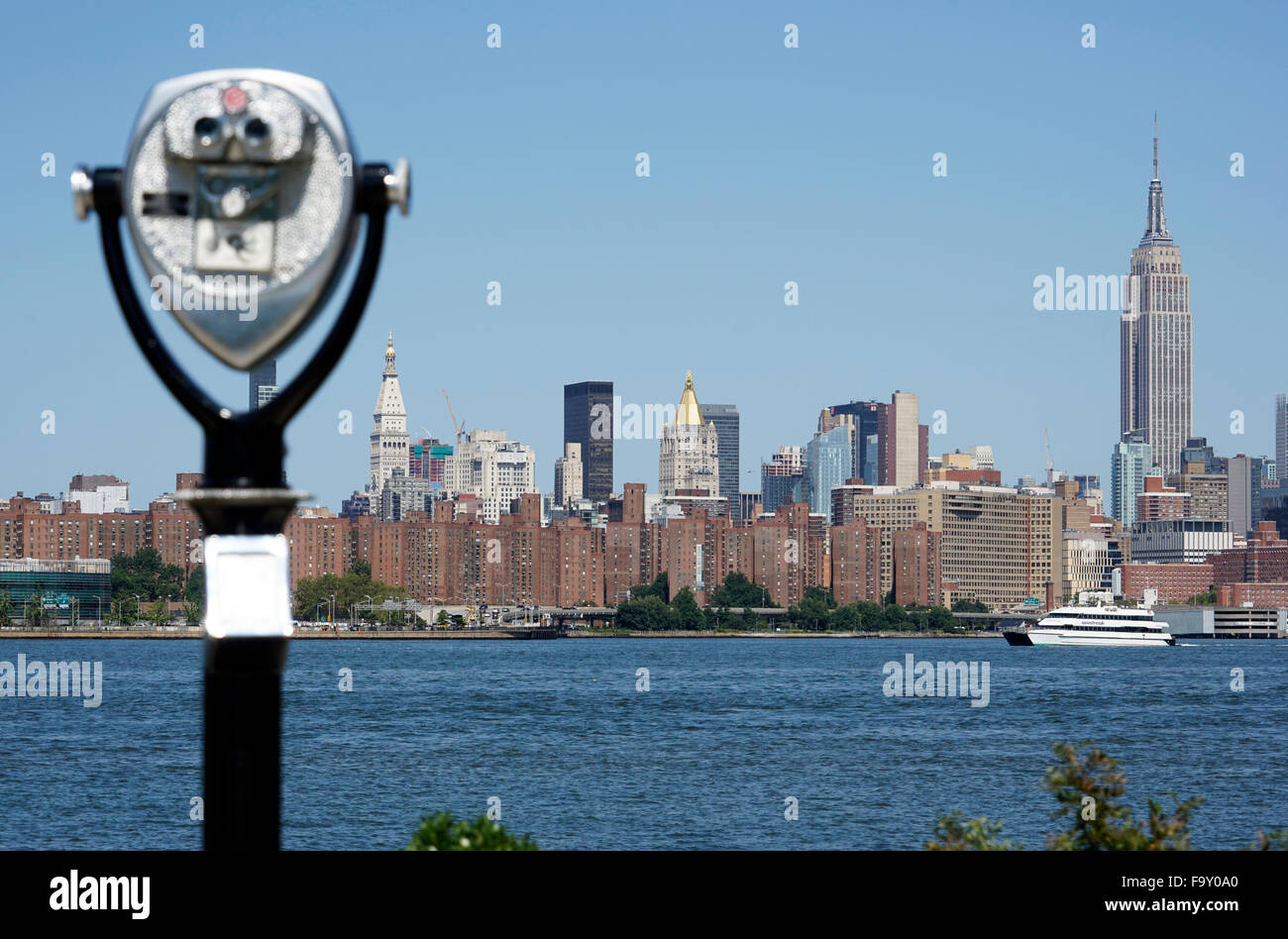 Day time view of Manhattan from Williamsburg Brooklyn with view of East River, New York City, USA Stock Photo
