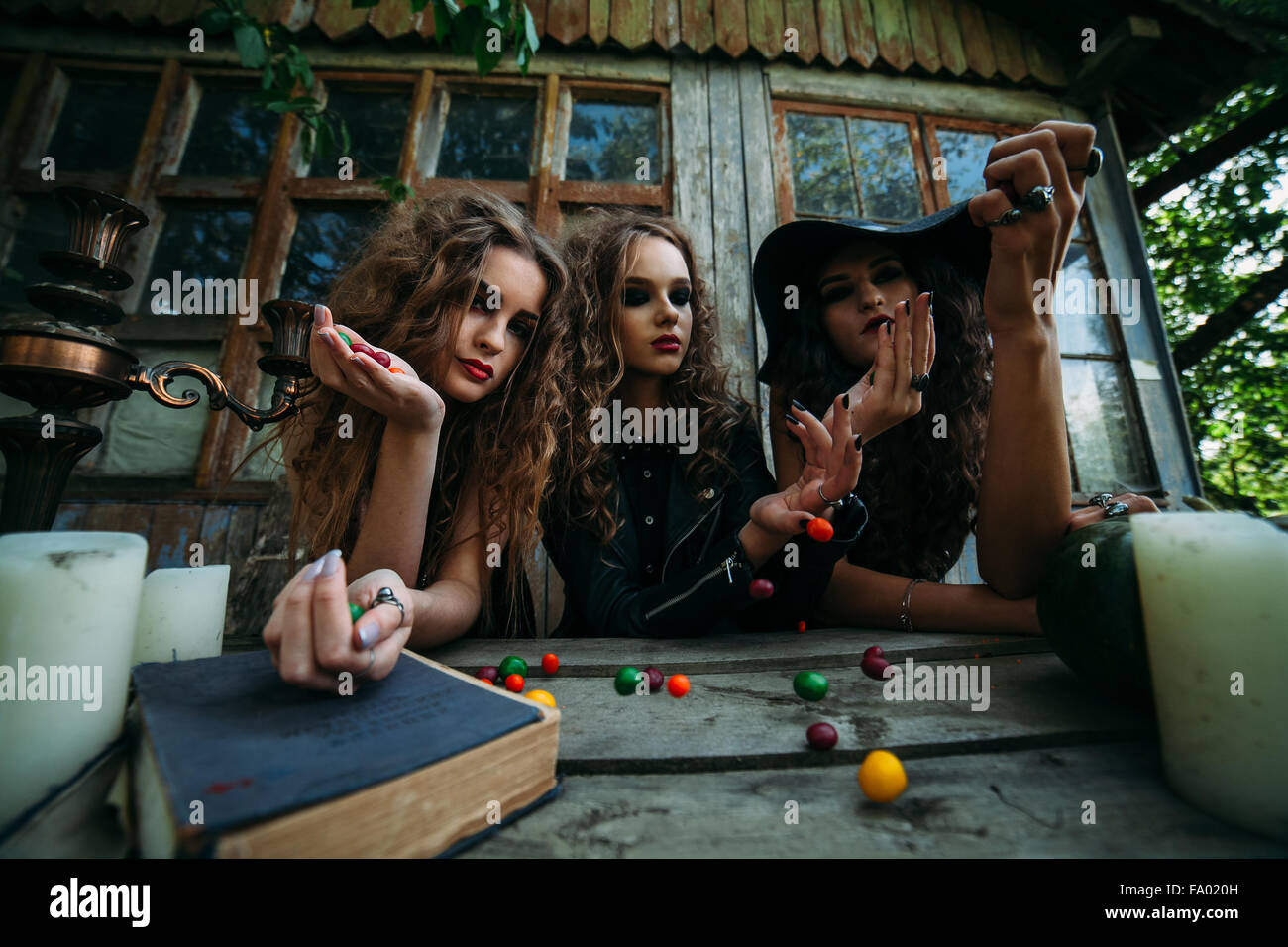 Perform magic hi-res stock photography and images - Alamy