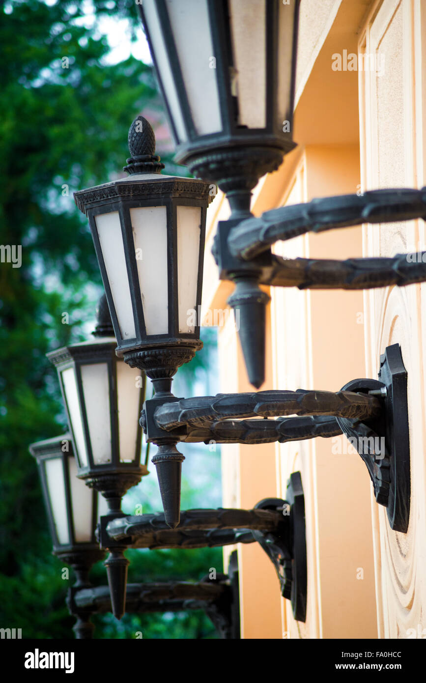 Antique street lanterns hi-res stock photography and images - Alamy