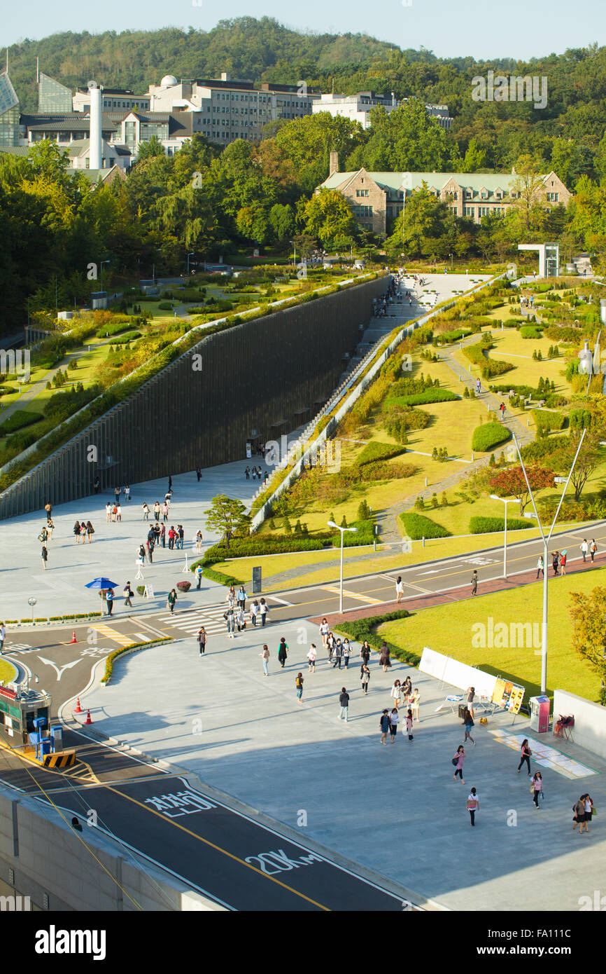 Aerial view of students walking around Ewha Campus Center at Ewha Womans University, the world's largest all female institute Stock Photo