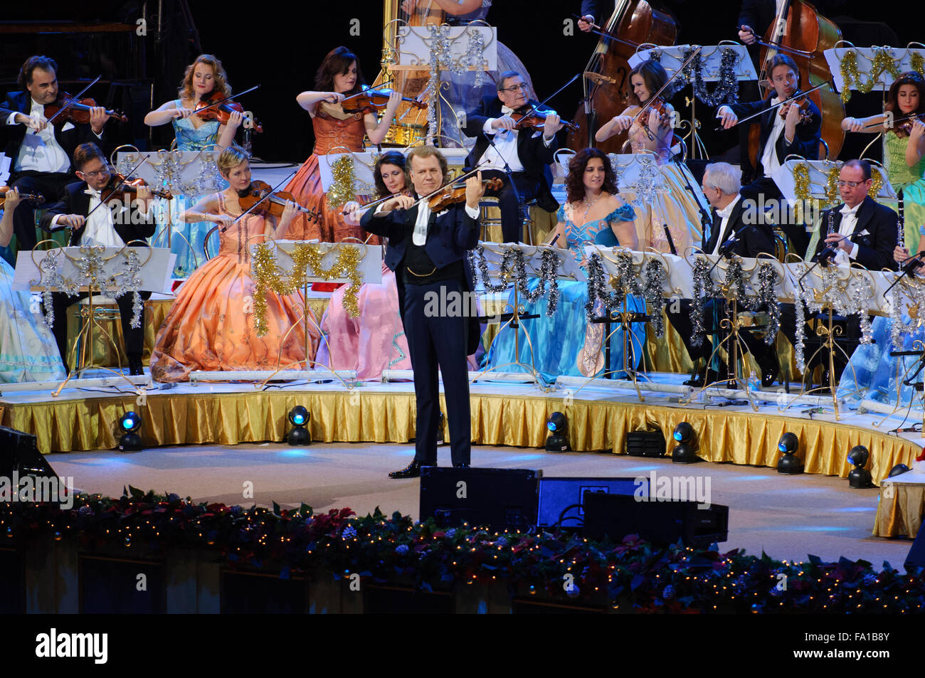 liverpool-uk-19th-december-2015-andre-rieu-the-dutch-king-of-waltz