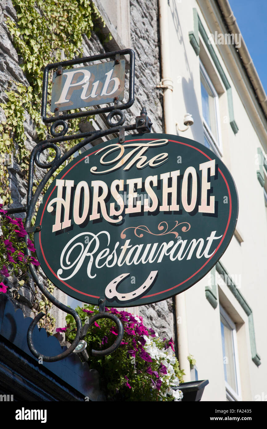 Horseshoe restaurant hires stock photography and images Alamy