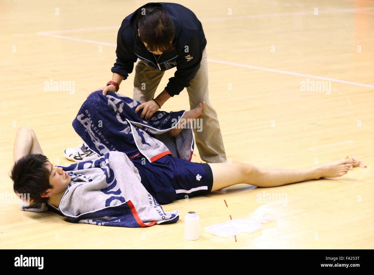 Tokyo, Japan. 19th Dec, 2015. Yuki Ishikawa () Volleyball : 2015 Emperor's Cup and Empress's Cup All Japan Volleyball Championship men's match between Chuo University 3-1 Suntory Sunbirds at Tokyo Metropolitan Gymnasium, in Tokyo, Japan . © Shingo Ito/AFLO SPORT/Alamy Live News Stock Photo