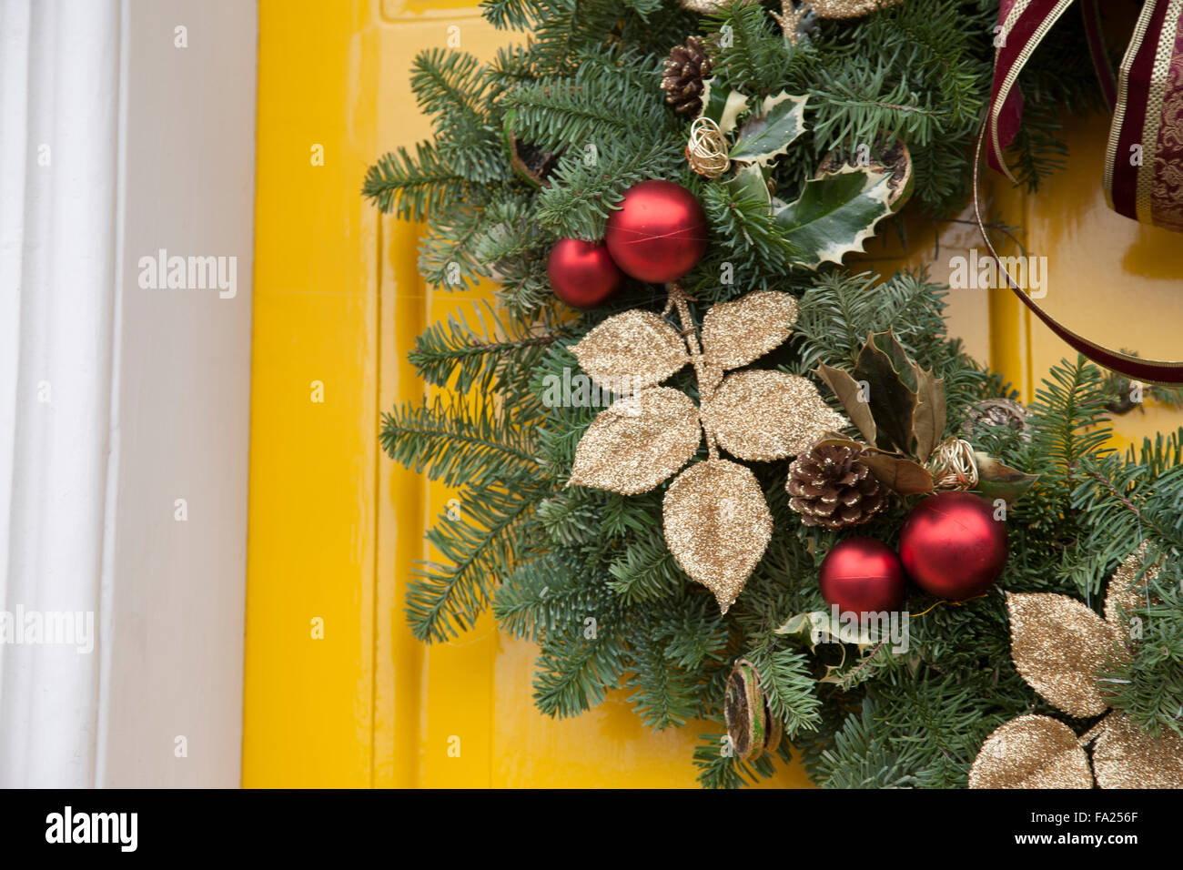 Christmas reef door hi-res stock photography and images - Alamy