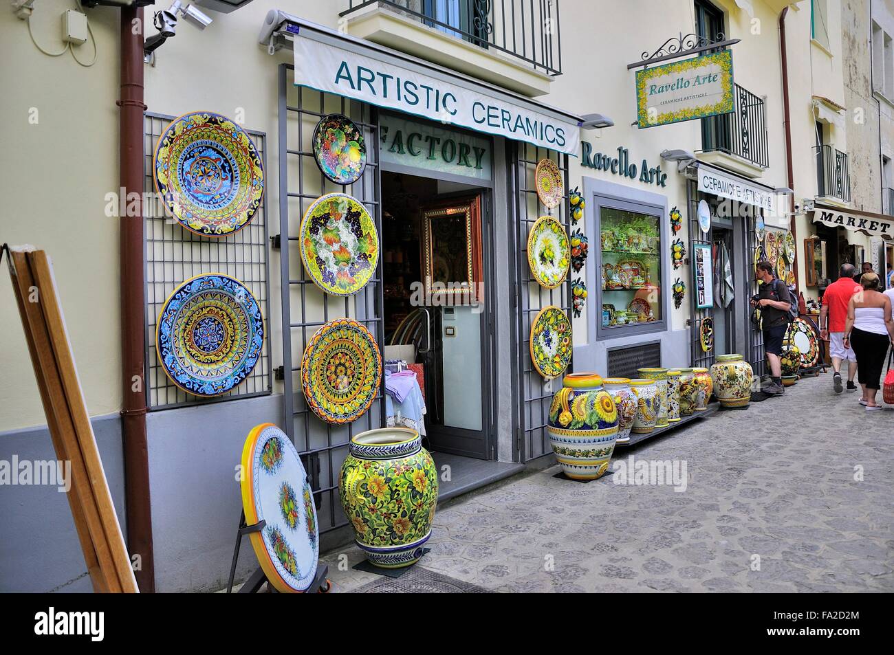 Ceramics shop in ravello italy hires stock photography and images Alamy