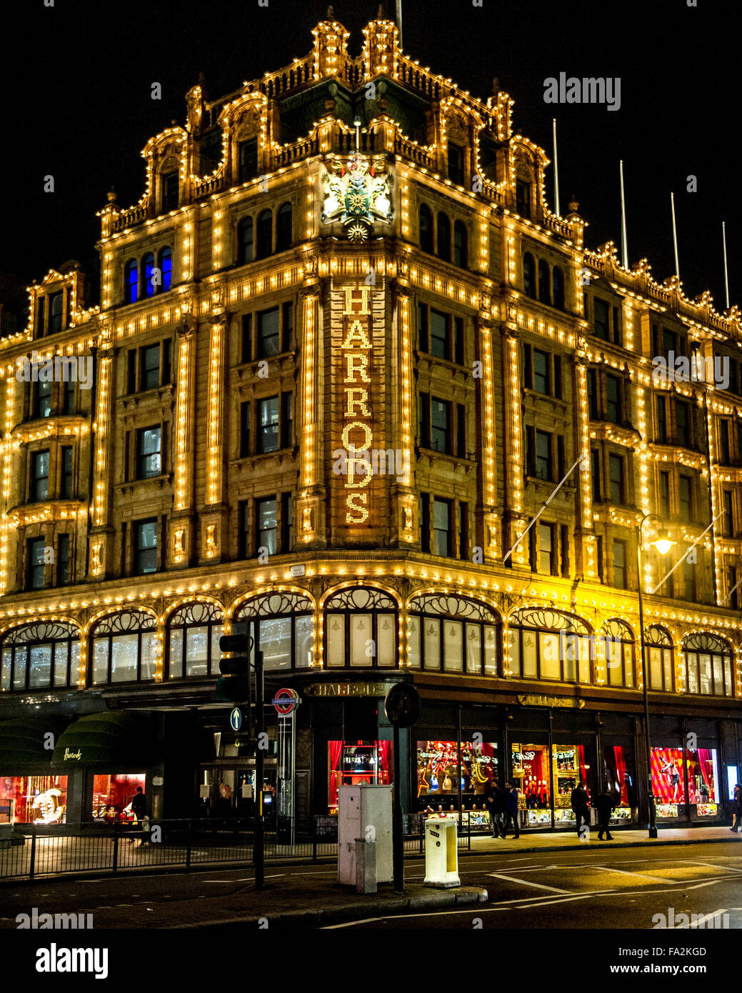 Harrods Christmas Window Displays - Harrods Unveils Instagrammable  Fantastica Christmas Campaign