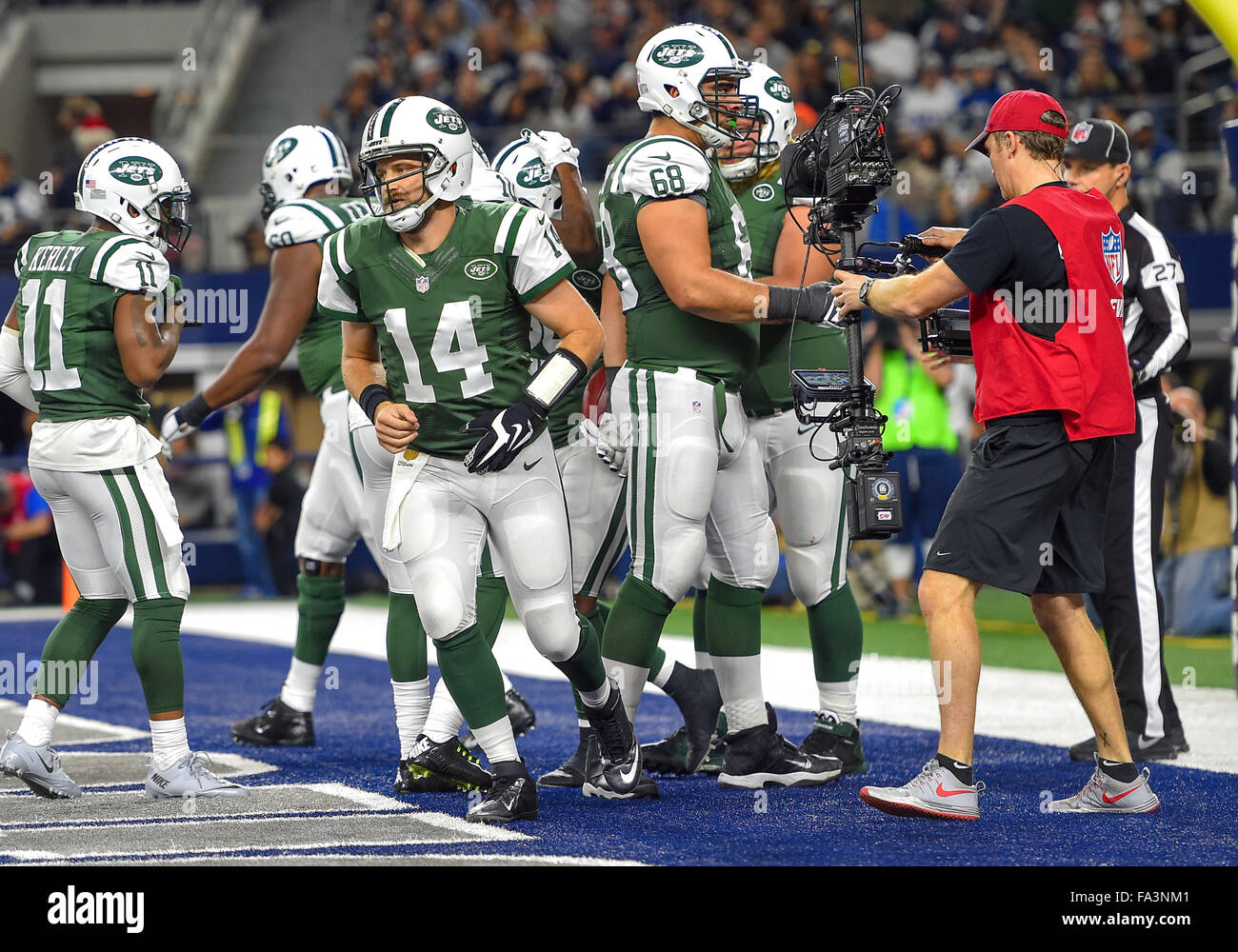Nick mangold new york jets hi-res stock photography and images - Alamy
