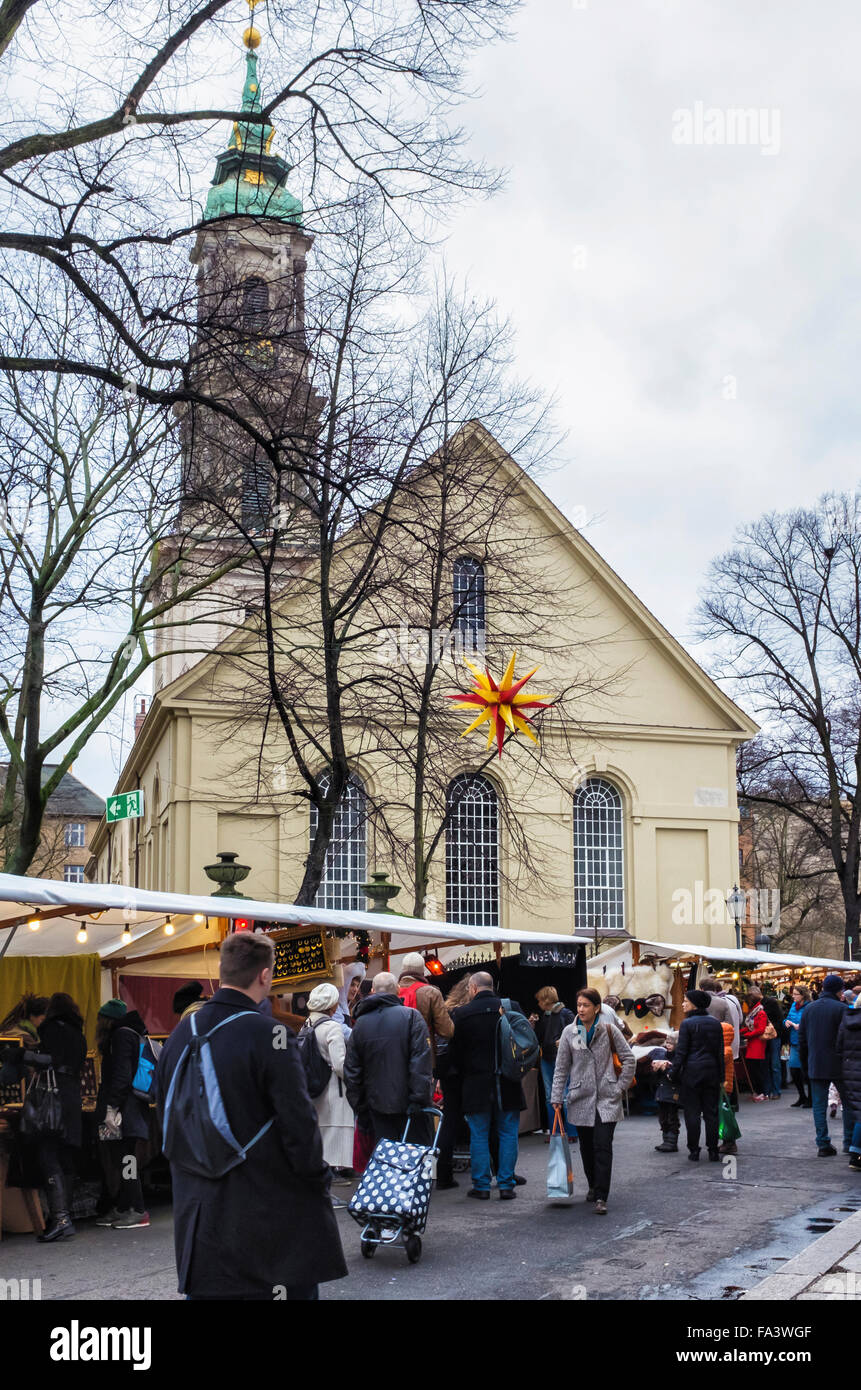 Sophienstrasse German Christmas market stalls and people, Berlin Stock 