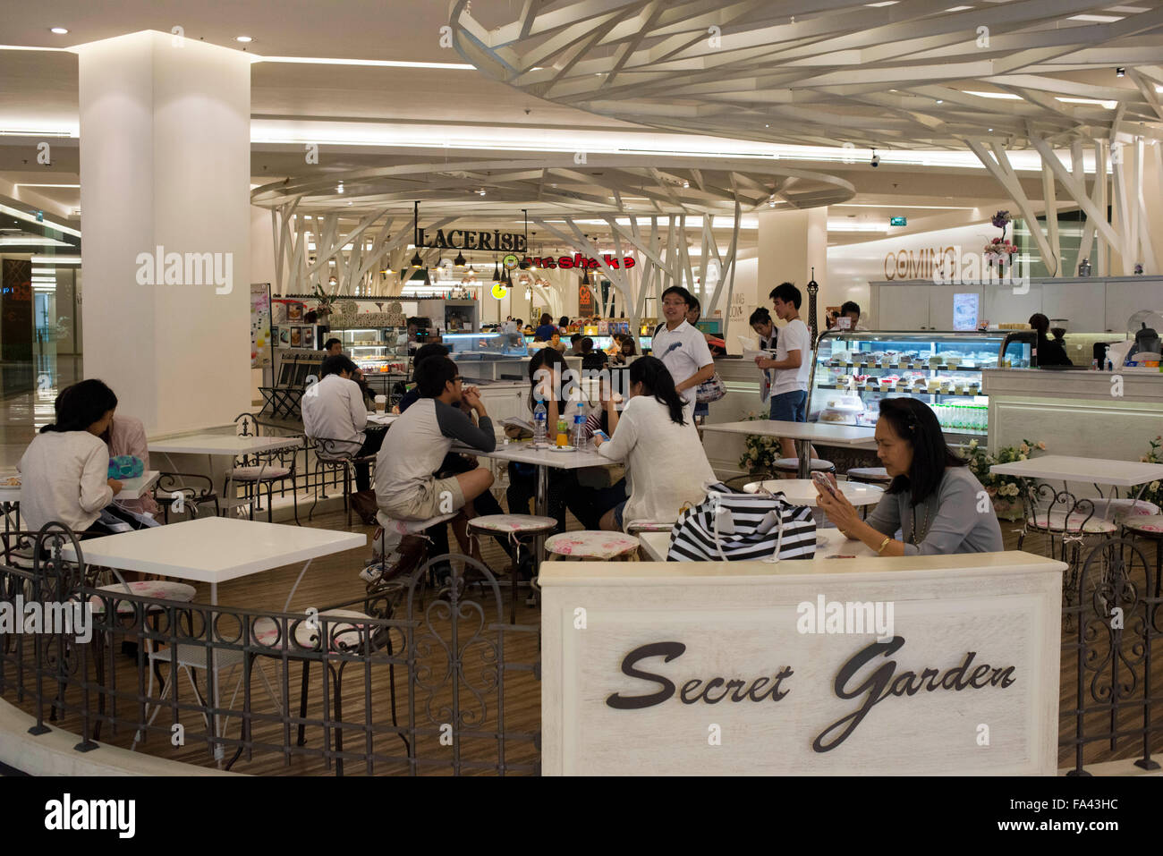 Secret Garden luxury bakery in Fashionable Siam Paragon shopping mall