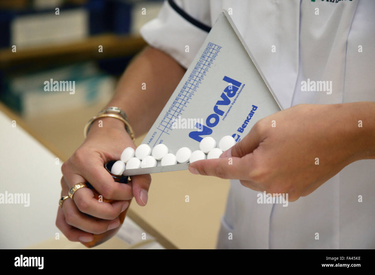 Pharmacy dispensing assistant hires stock photography and images Alamy