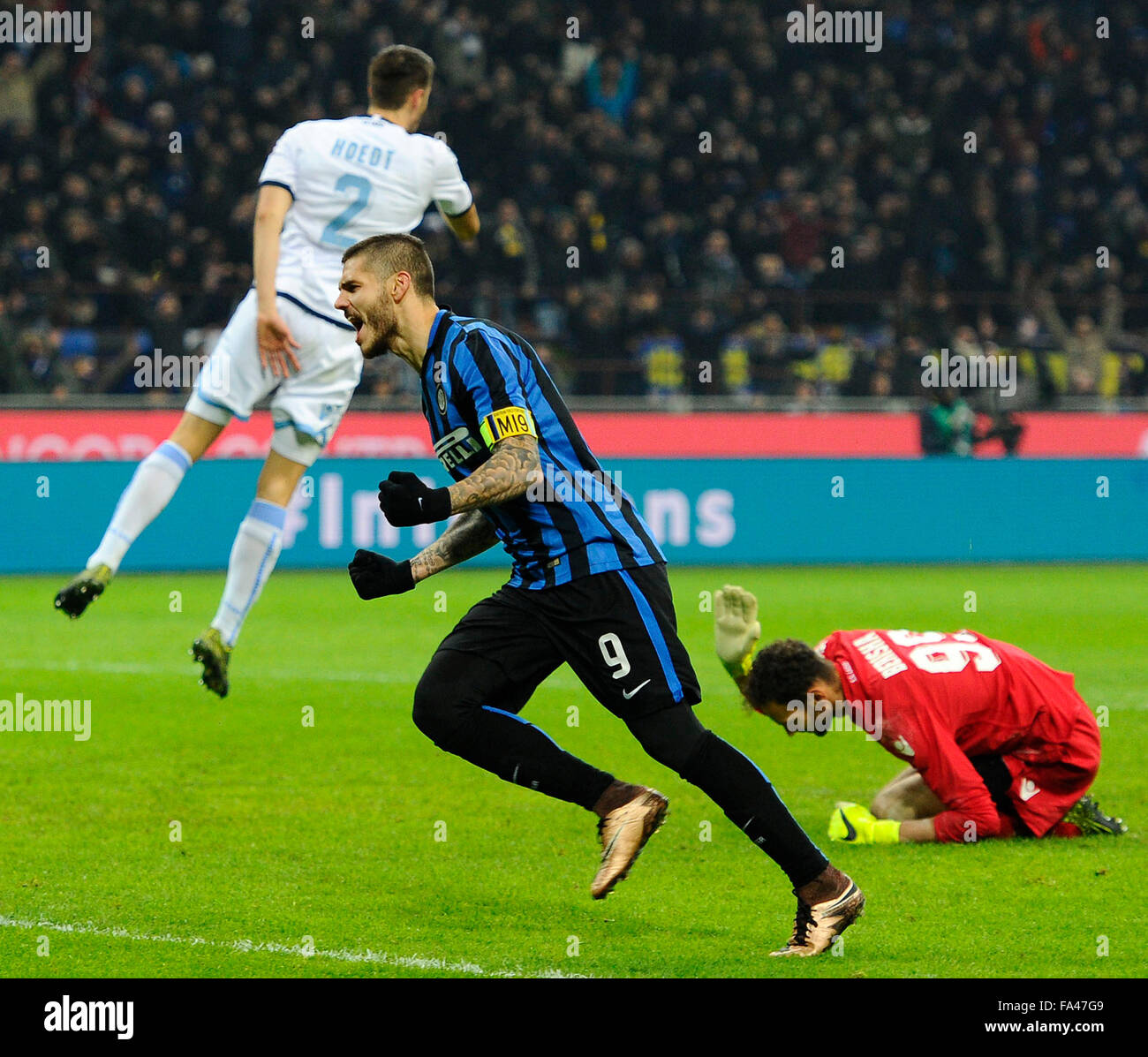 milan-italy-20th-dec-2015-mauro-icardi-of-inter-celebrates-after