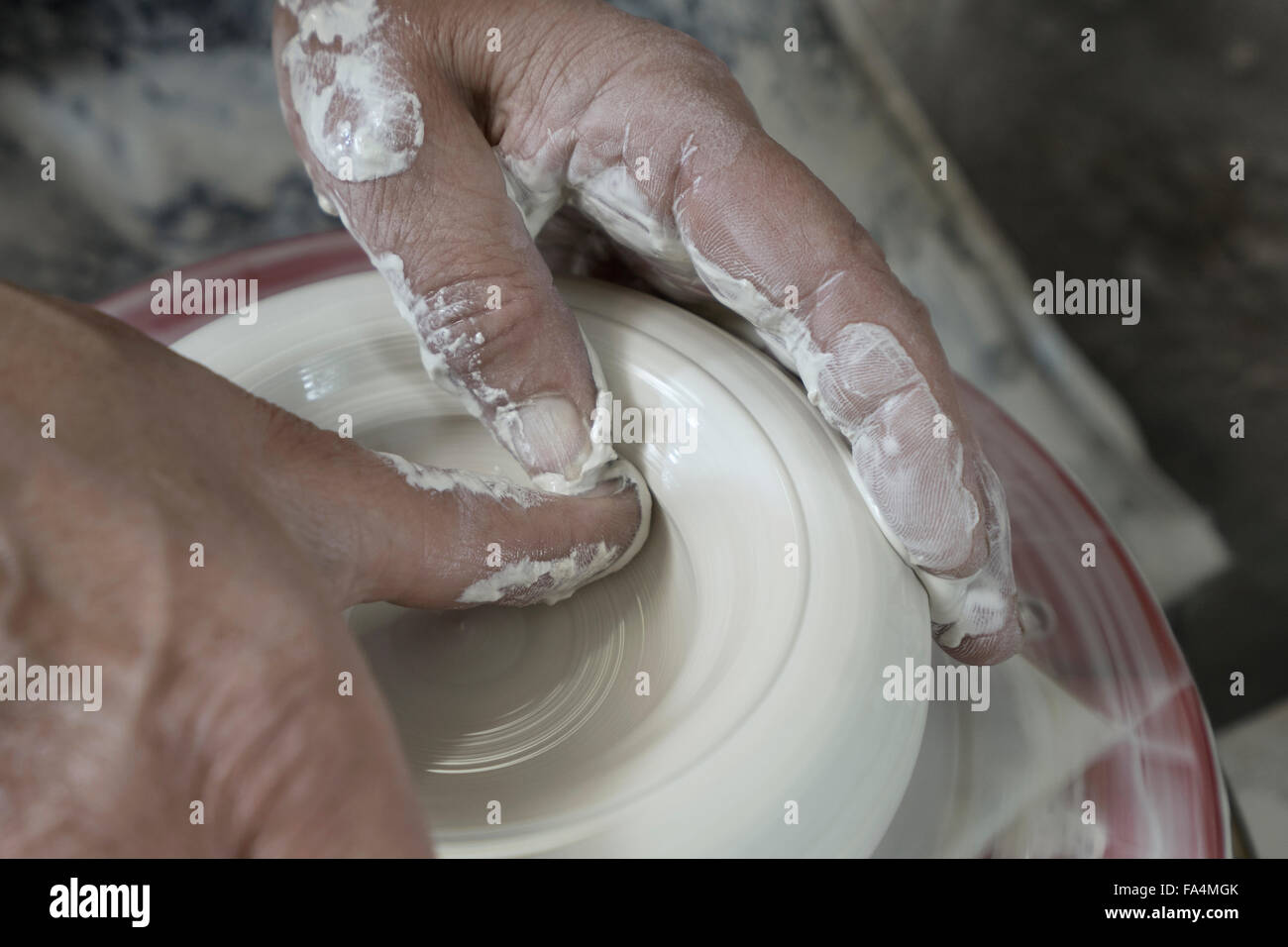 Hand hotsell moulding clay
