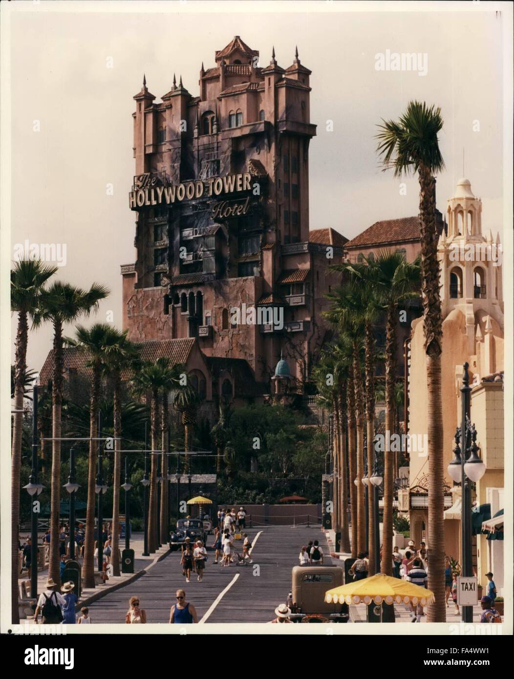1993 - Thrilling Addition: The Twilight Zone tower of Terror 100ms at the end of newly opened Sunset Boulevard at the Disney MGM Studios in the Walt Disney World Resort. The Twilight Zone Tower of Terror takes guests on a thrilling journey into a new dimension. © Keystone Pictures USA/ZUMAPRESS.com/Alamy Live News Stock Photo