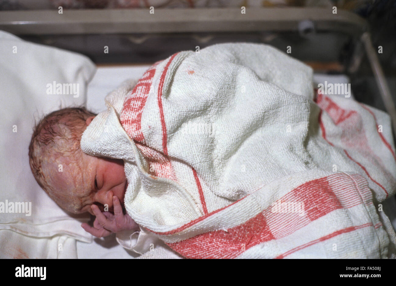 Newborn babies hospital hi-res stock photography and images - Alamy