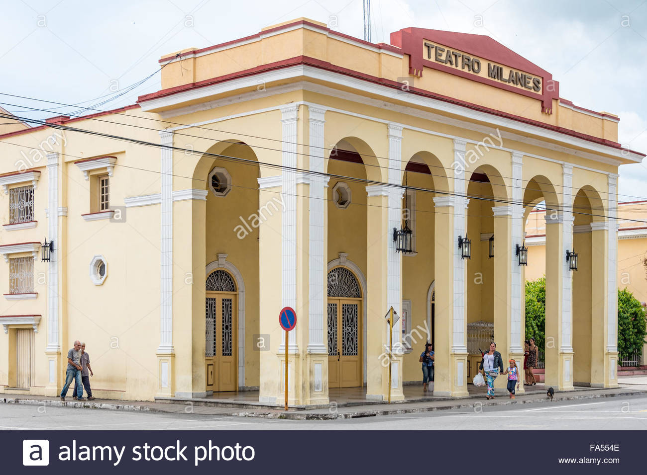 Stonecrest Mall Amc >> People Movie Theater Exterior Stock Photos & People Movie Theater Exterior Stock Images - Alamy Stonecrest Mall Amc >> People Movie Theater Exterior Stock Photos & People Movie Theater Exterior Stock Images - Alamy