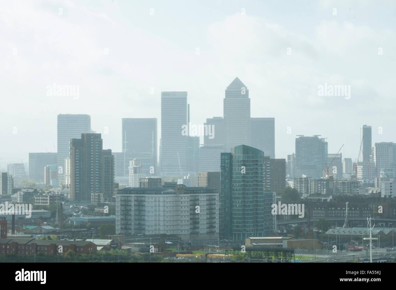 Early morning over Canary Wharf, London, E14. October 2014. PHILLIP ROBERTS Stock Photo