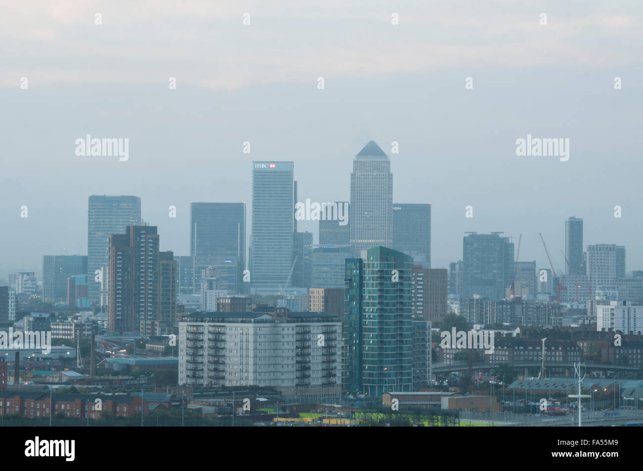Early morning over Canary Wharf, London, E14. October 2014. PHILLIP ROBERTS Stock Photo