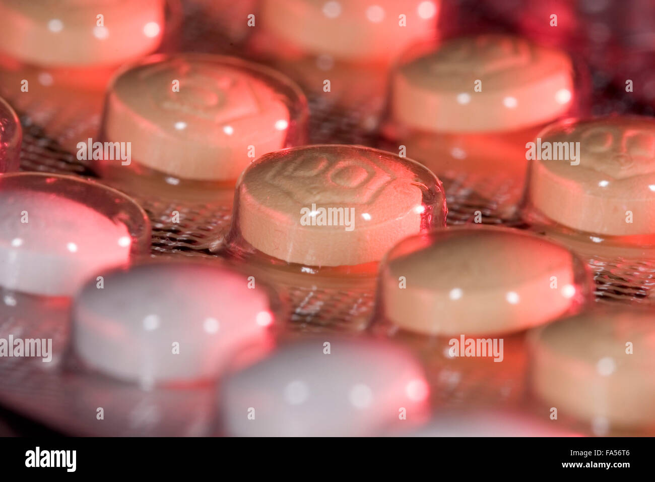 Yasmin birth control pills. Drospirenone and ethinyl estradiol tablets