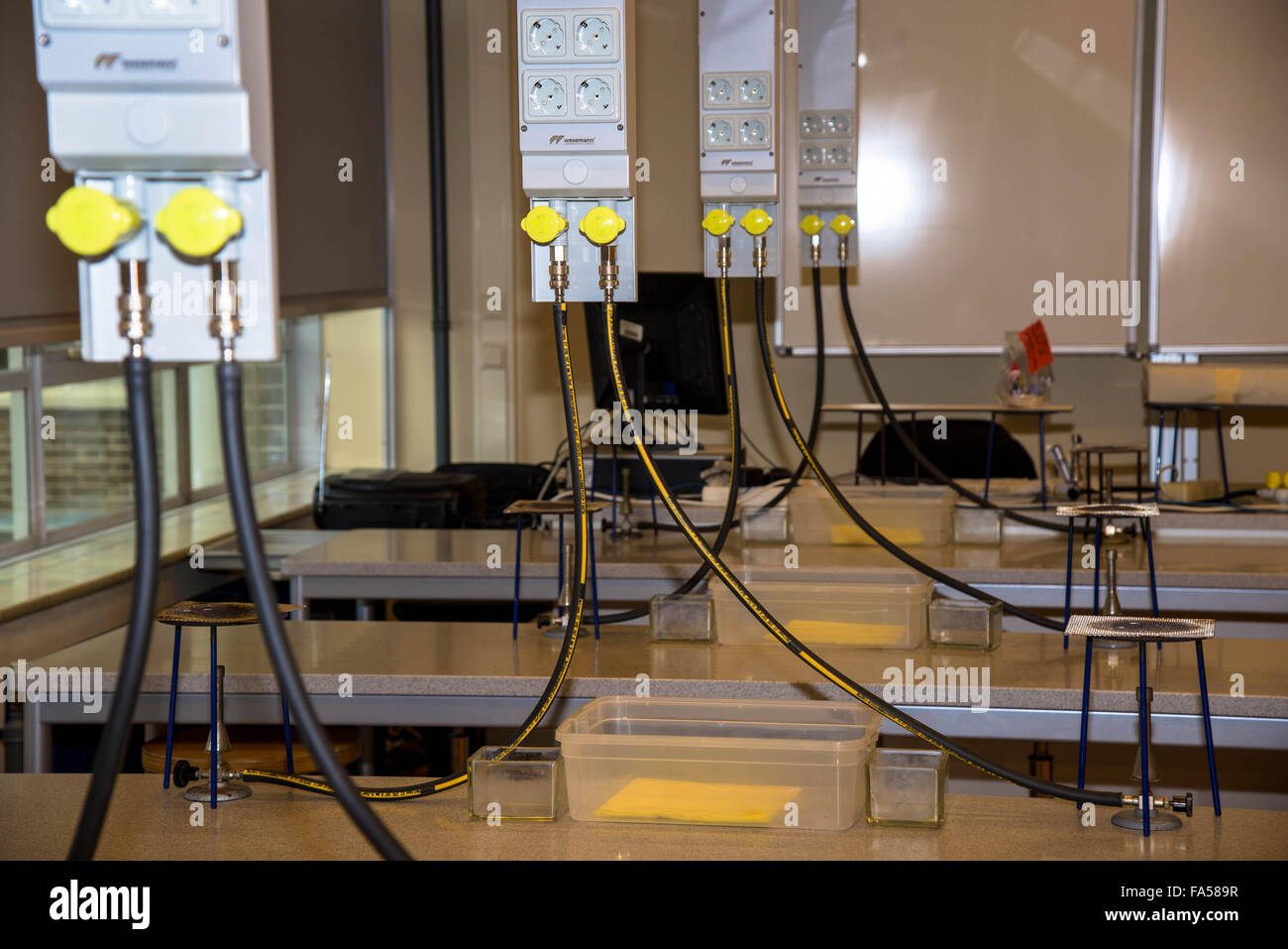 empty science classroom at highschool in holland Stock Photo - Alamy