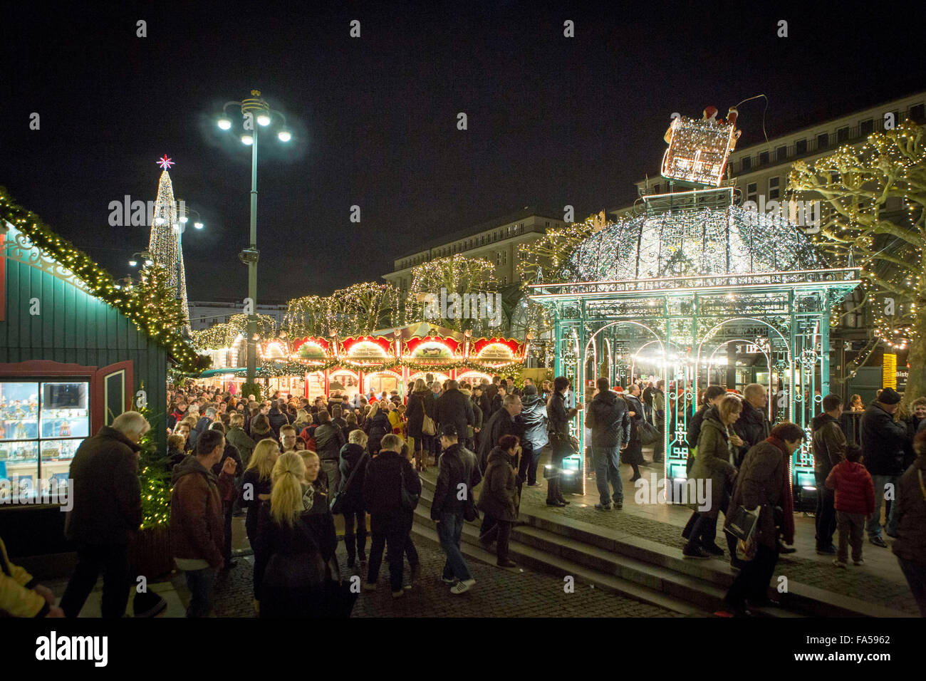 Christmas market in Hamburg , Germany Stock Photo Alamy