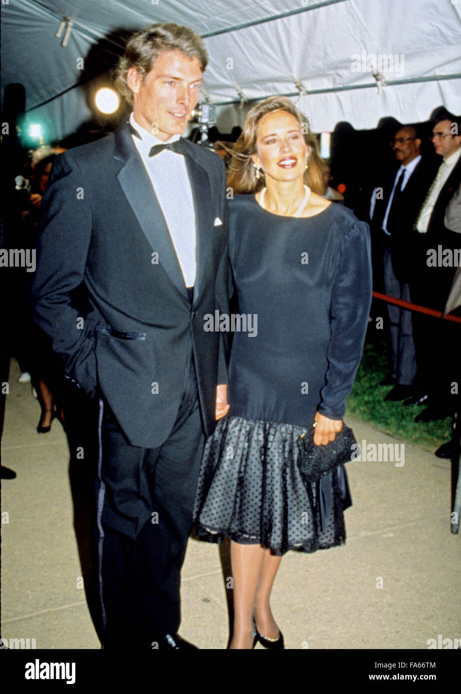 Actor Christopher Reeve and his girlfriend Dana Morosini arrive for the American Film Institute (AFI) Gala in Washington, DC on September 26, 1989. Credit: Ron Sachs/CNP - NO WIRE SERVICE - Stock Photo