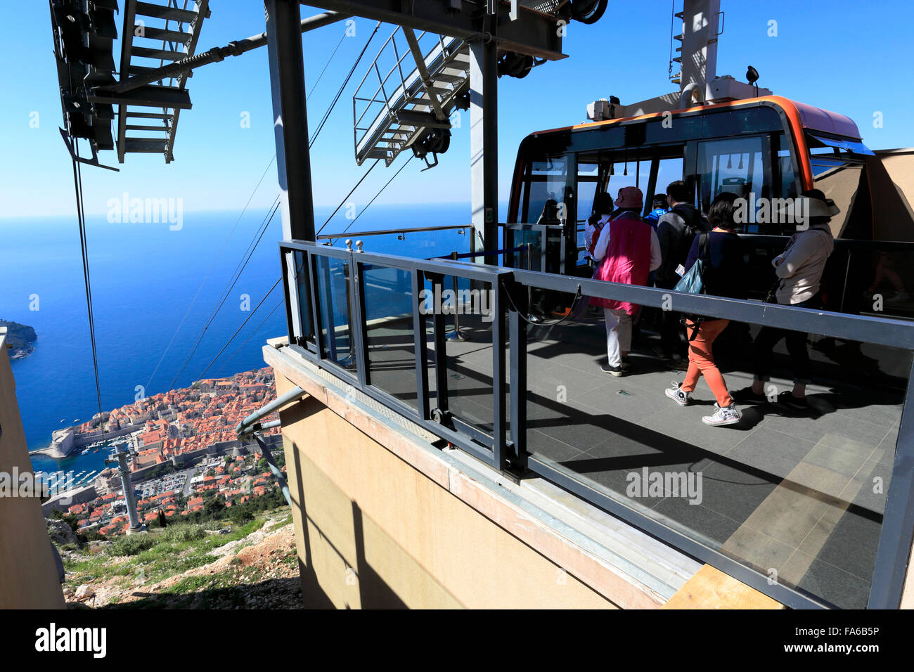 Overhead Cable Cars at Dubrovnik, Dubrovnik-Neretva County, Dalmatian coast, Adriatic Sea, Croatia, Balkans, Europe, UNESCO Stock Photo