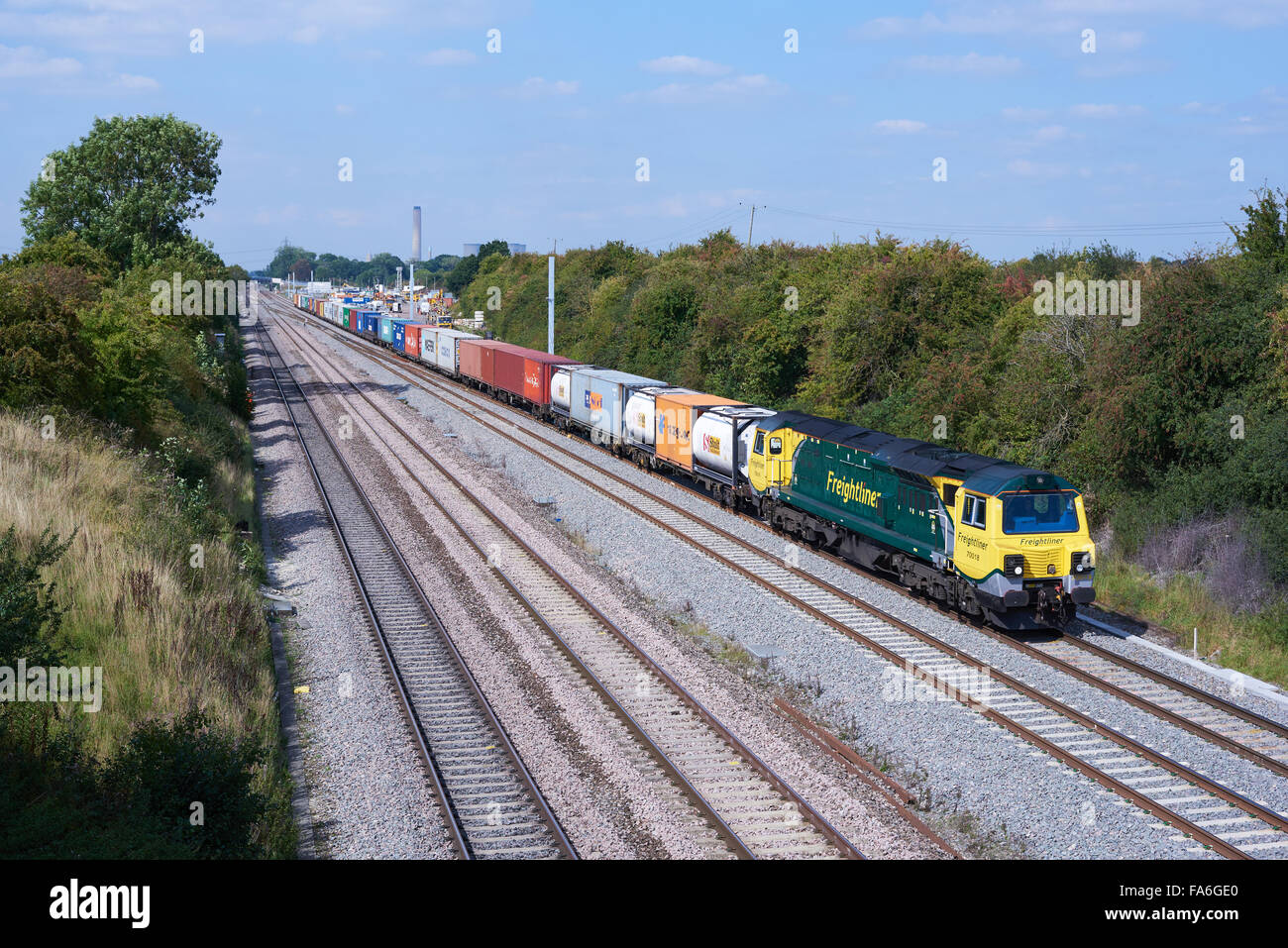 Freightliners 70018 heads through Moreton Cutting Nr Didcot with 4O70 Wentloog - Southampton liner on 10th Sept 2015. Stock Photo