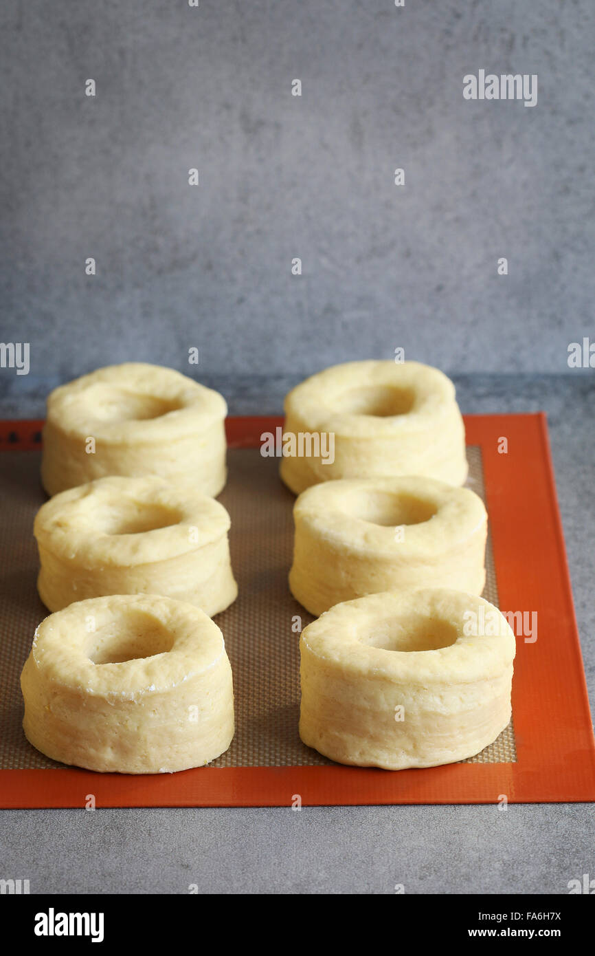 Proofing donut dough Stock Photo Alamy