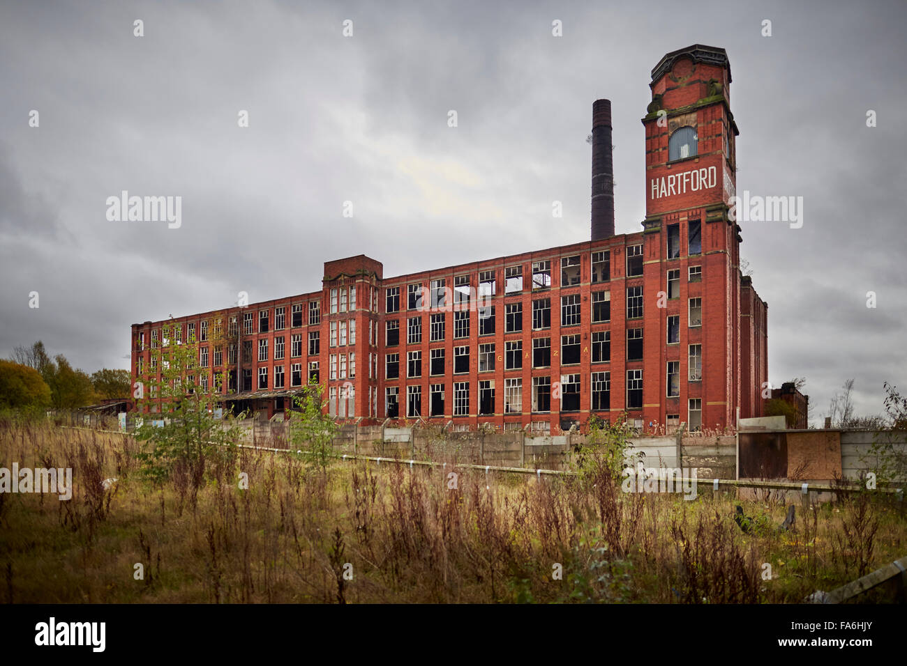 From the Industrial Revolution until the 20th century, Oldham was a major centre of textile manufacture, particularly cotton spi Stock Photo